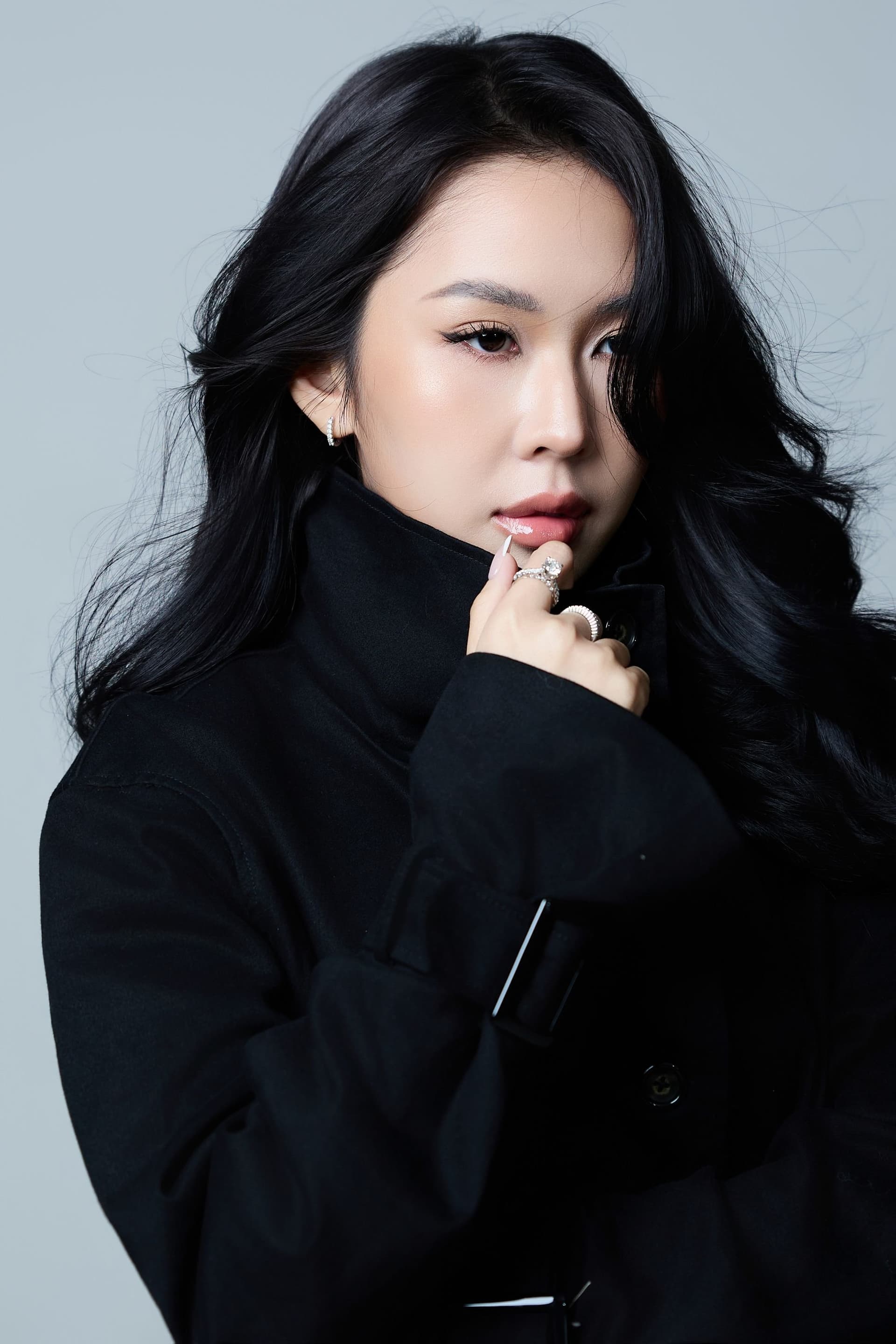 một lời lỡ quên, một ÁNH MẮT lỡ chậm