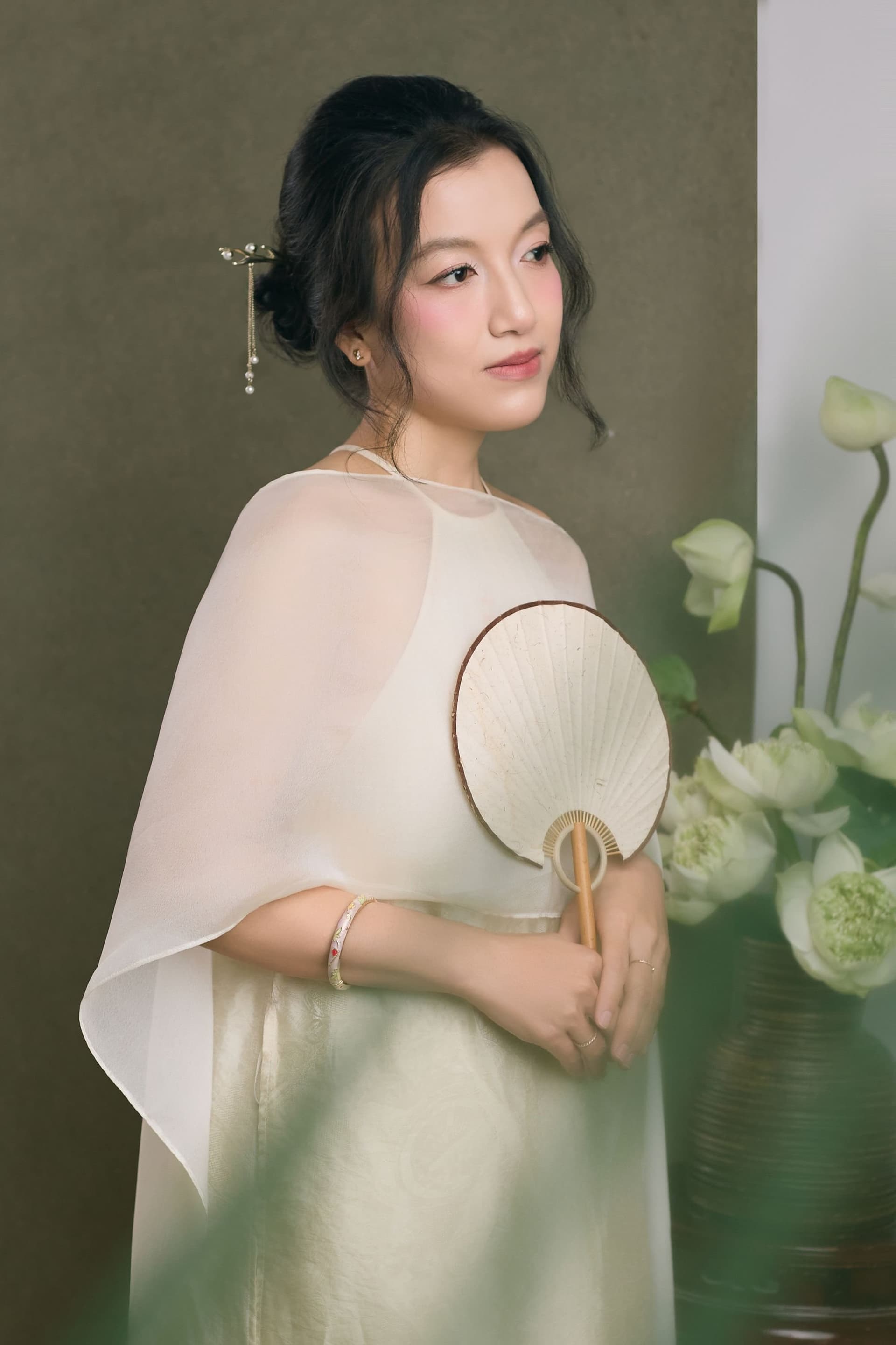 Trước hai năm, giữ một mùa