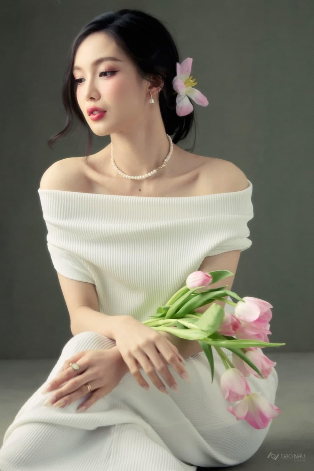 Cá nhân Tulip Rose — Chân dung (góc 6)