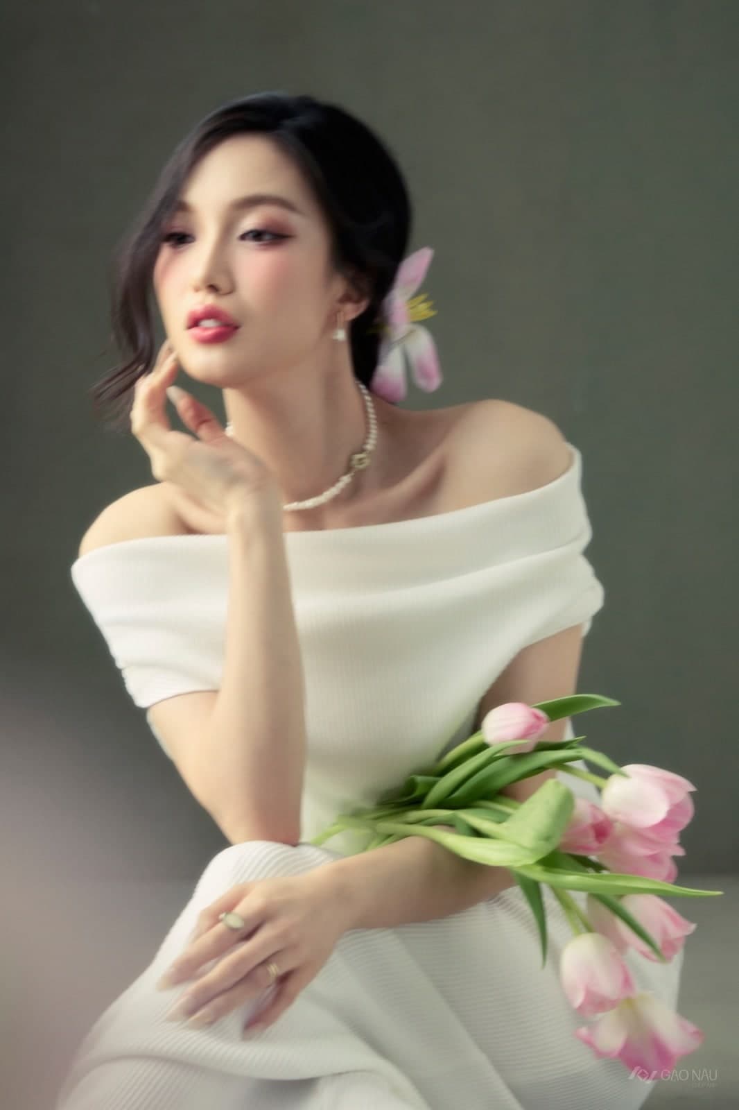 Cá nhân Tulip Rose — Chân dung (góc 8)