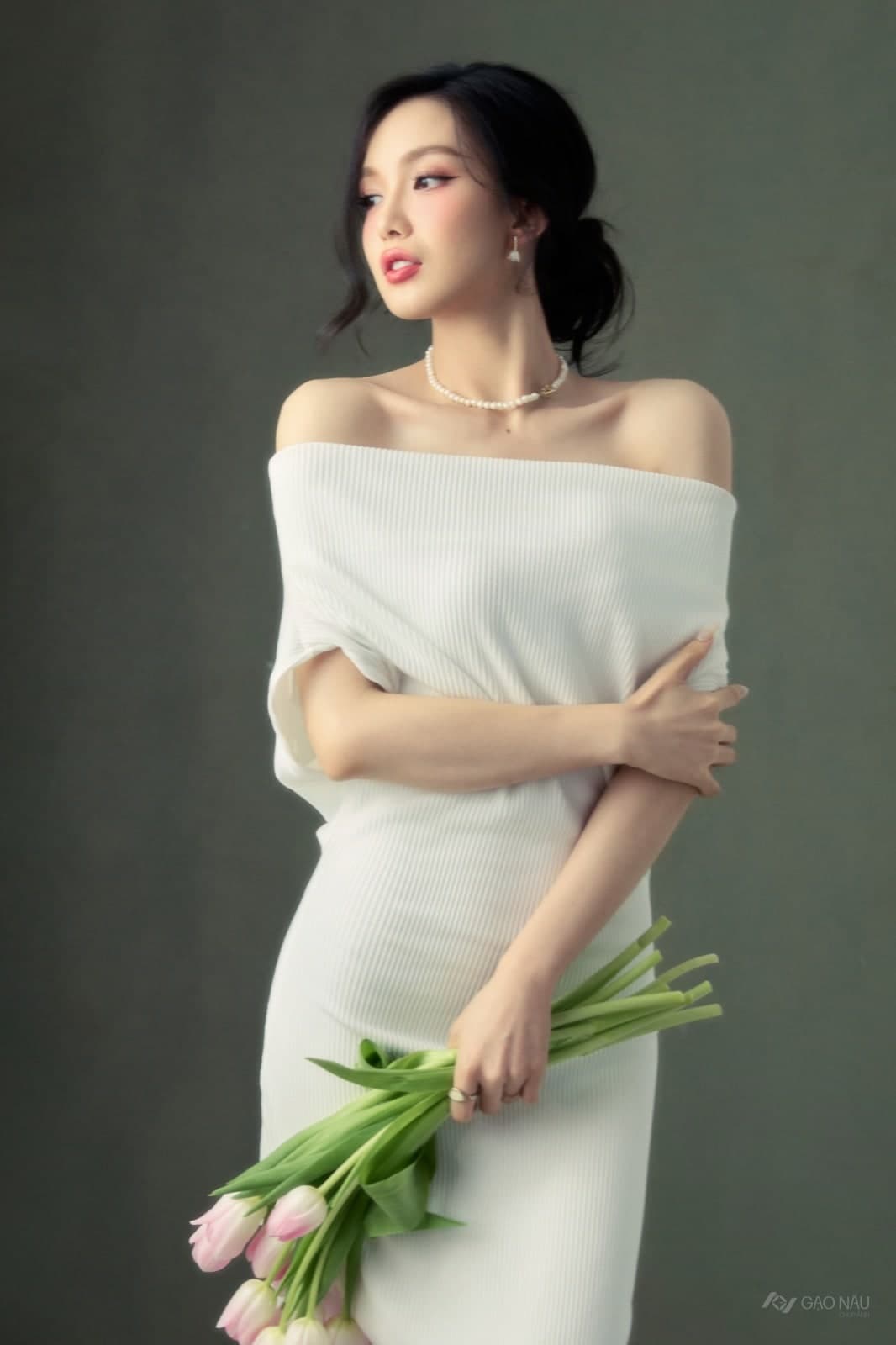 Cá nhân Tulip Rose — Chân dung (góc 12)