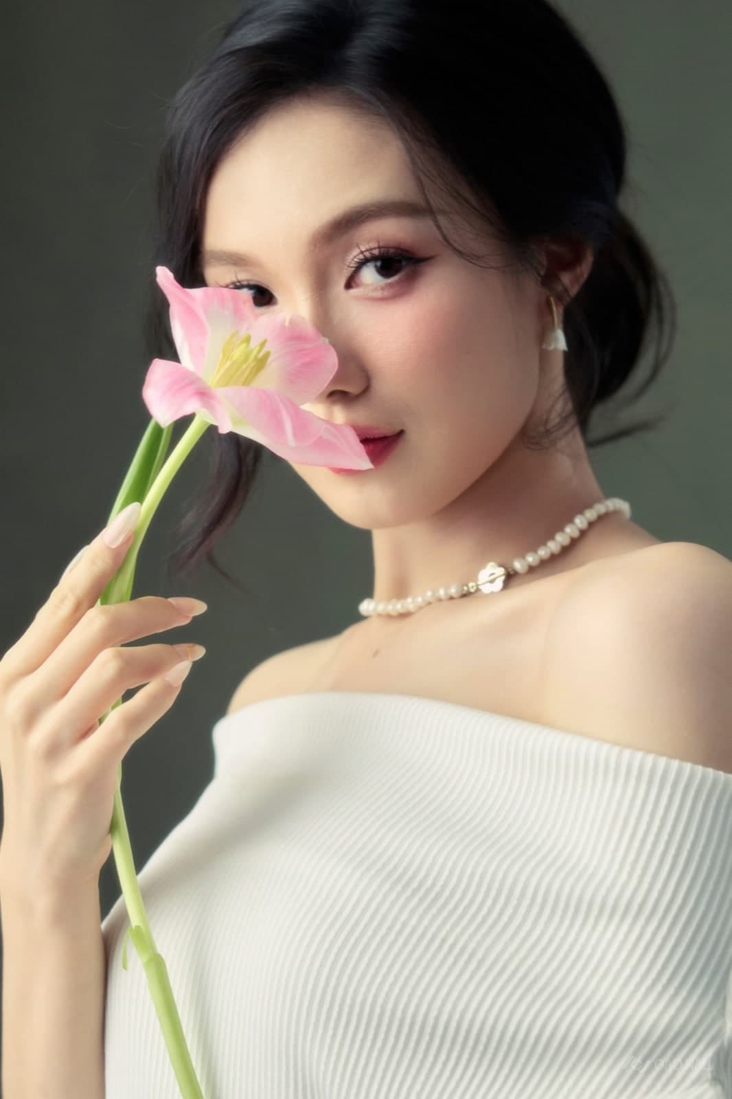Cá nhân Tulip Rose — Chân dung (góc 19)