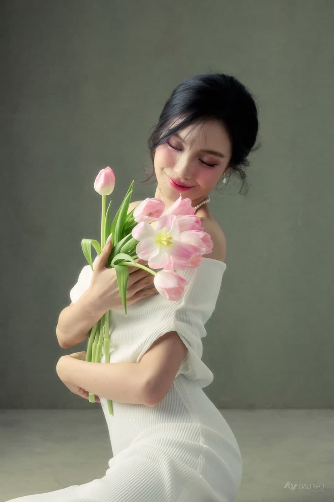Cá nhân Tulip Rose — Chân dung (góc 29)