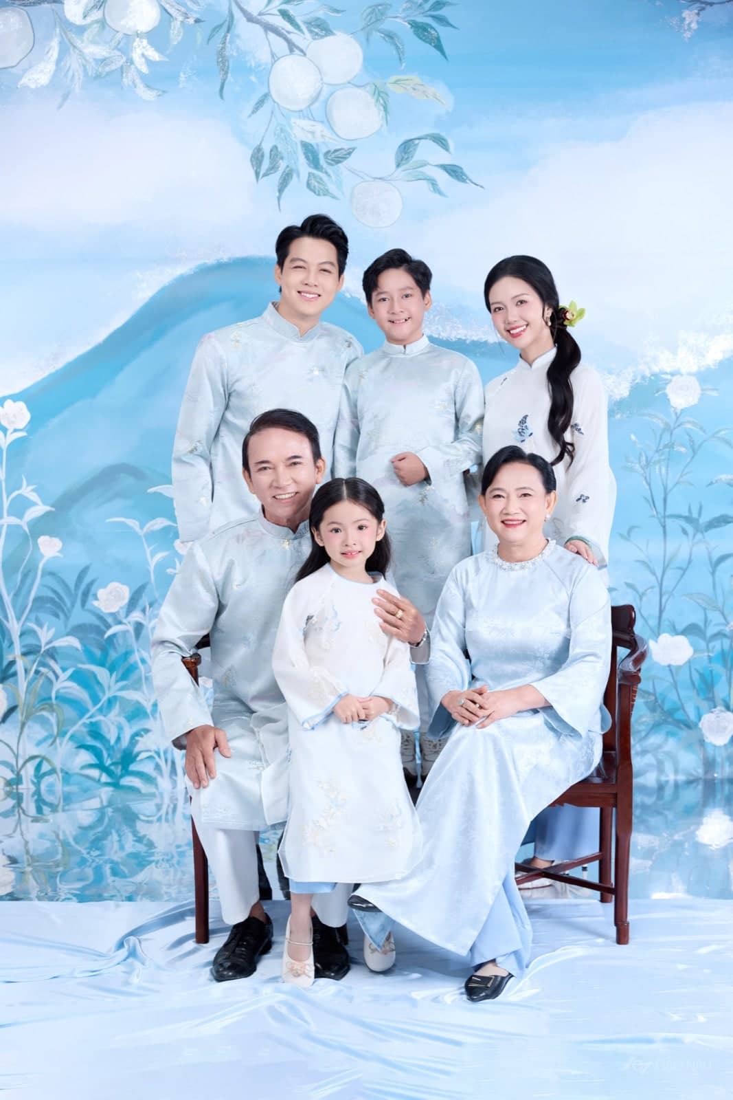 Gia Đình Tết Lụa Là — Gia đình (góc 5)