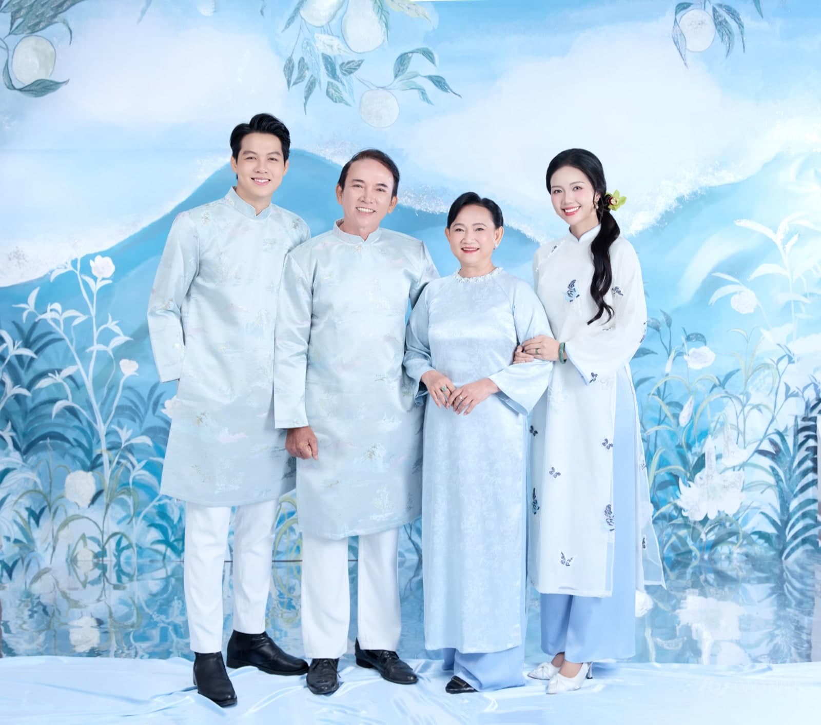 Gia Đình Tết Lụa Là — Gia đình (góc 9)