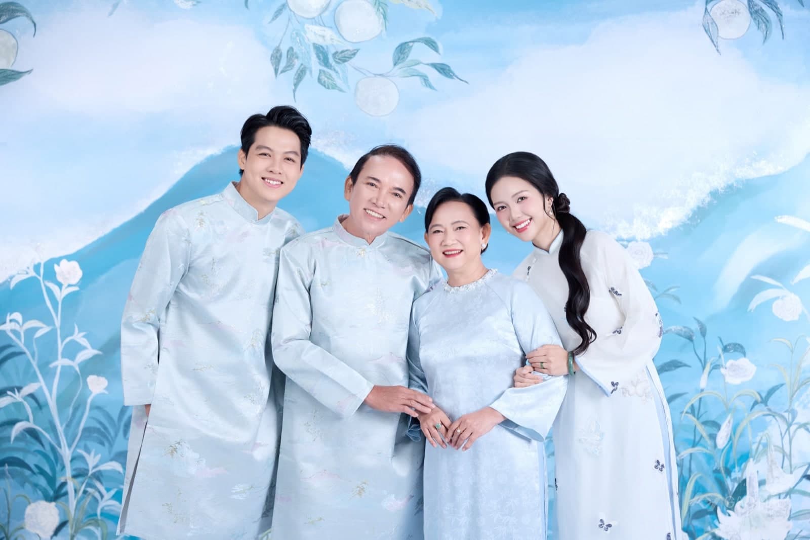 Gia Đình Tết Lụa Là — Gia đình (góc 11)
