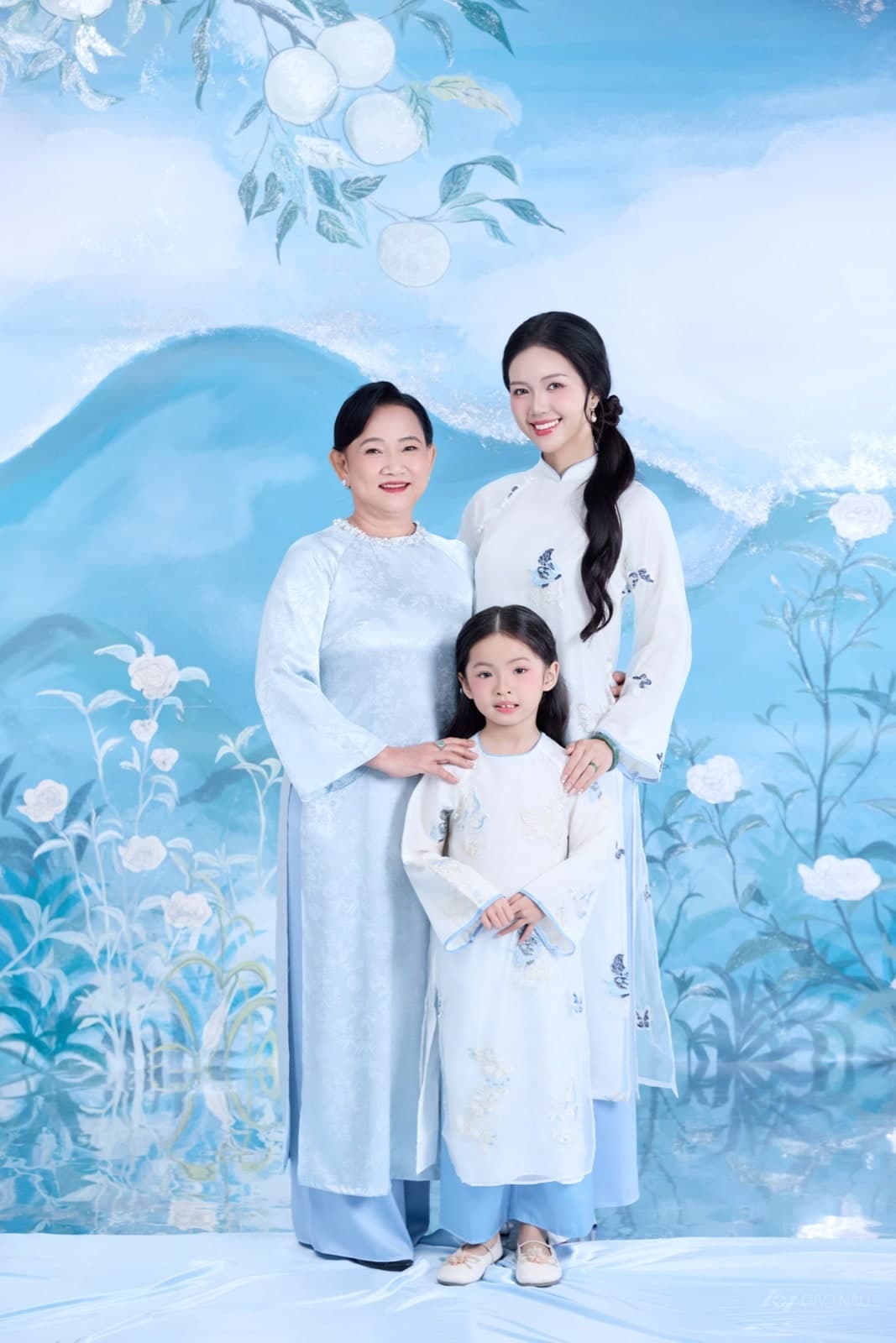Gia Đình Tết Lụa Là — Gia đình (góc 15)