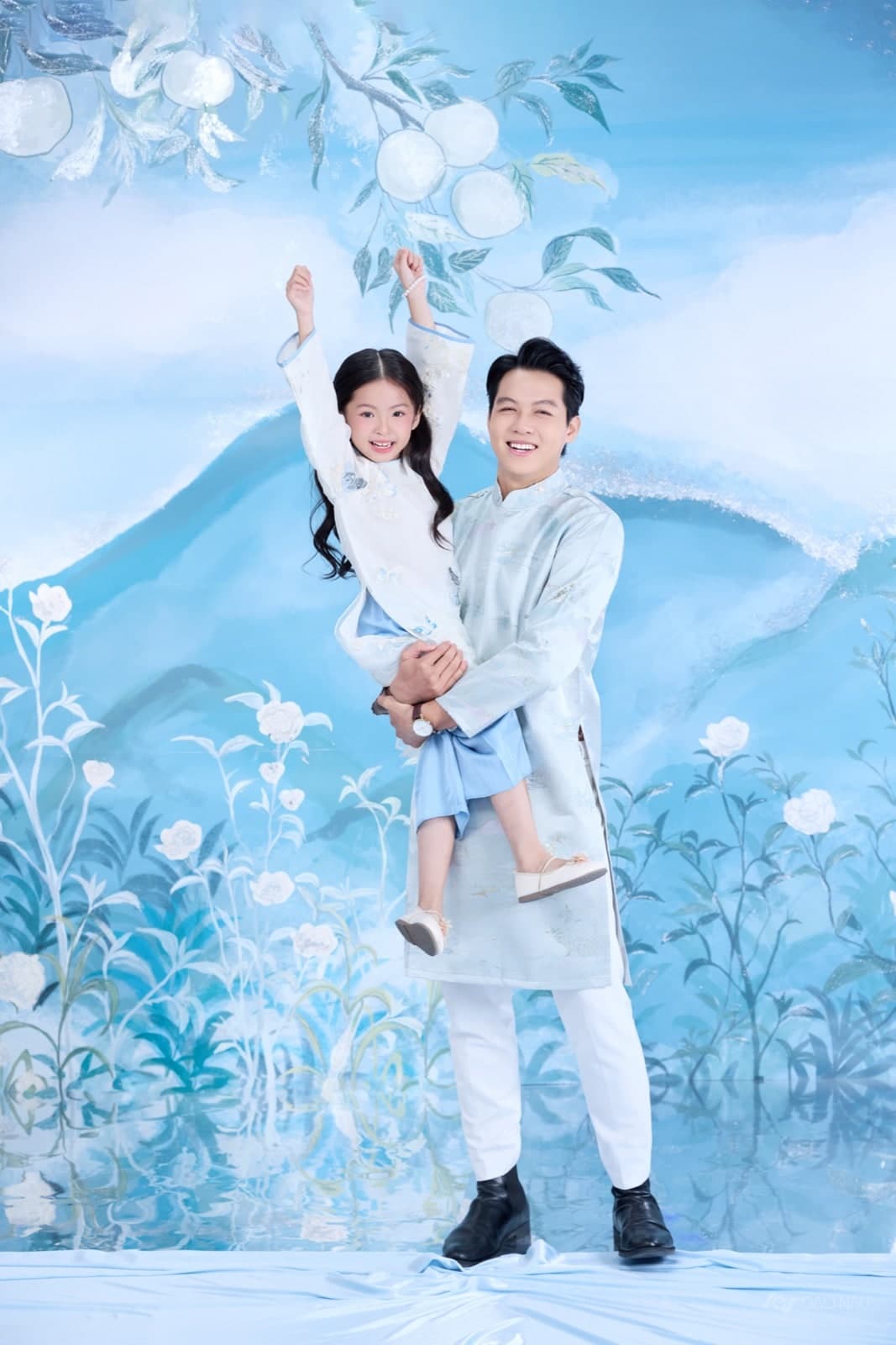 Gia Đình Tết Lụa Là — Gia đình (góc 21)