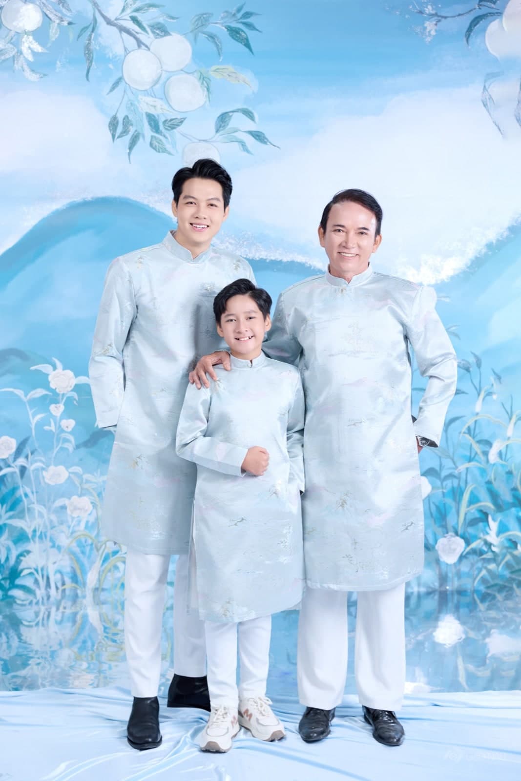 Gia Đình Tết Lụa Là — Gia đình (góc 30)