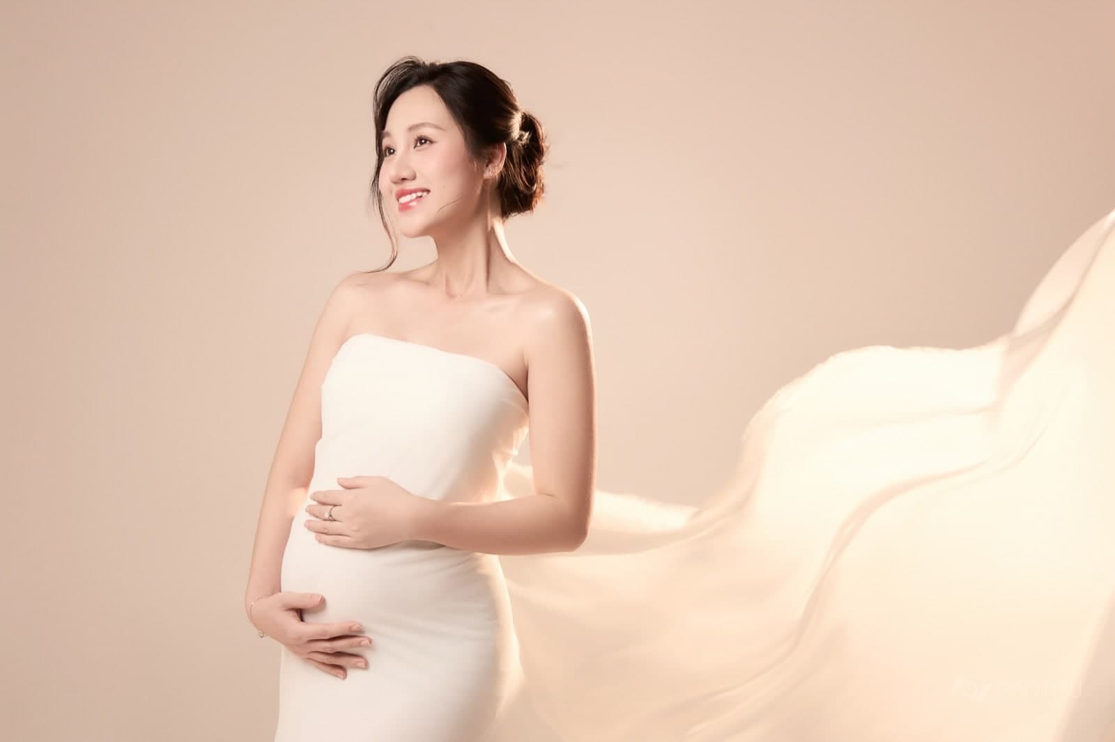 Mẹ bầu nên chụp Bầu hay Bầu Voan? — so sánh 2 concept