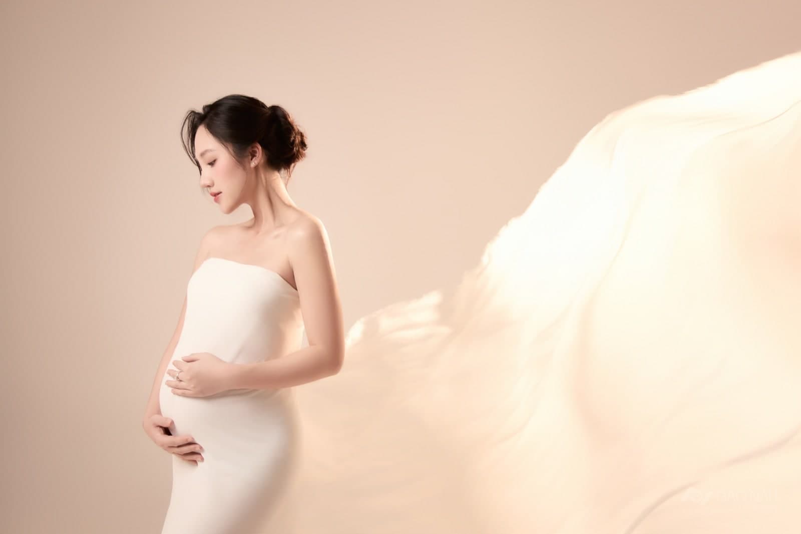Bầu Voan — Mẹ và con (góc 4)
