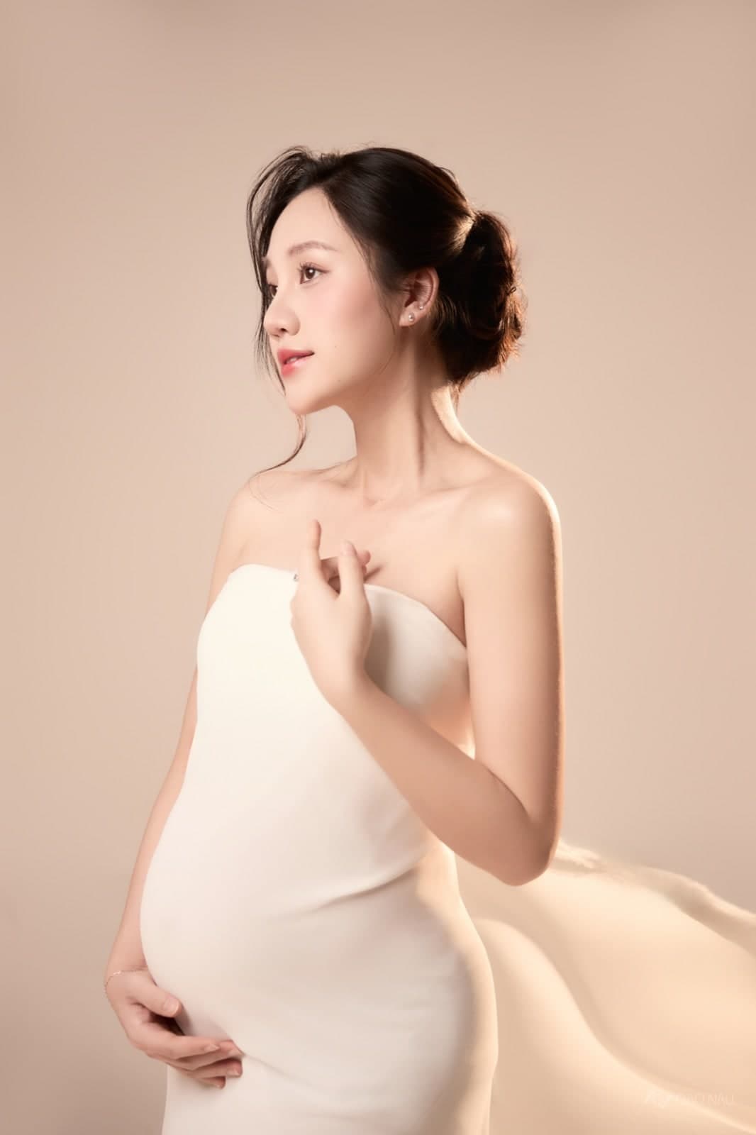Bầu Voan — Mẹ và con (góc 8)