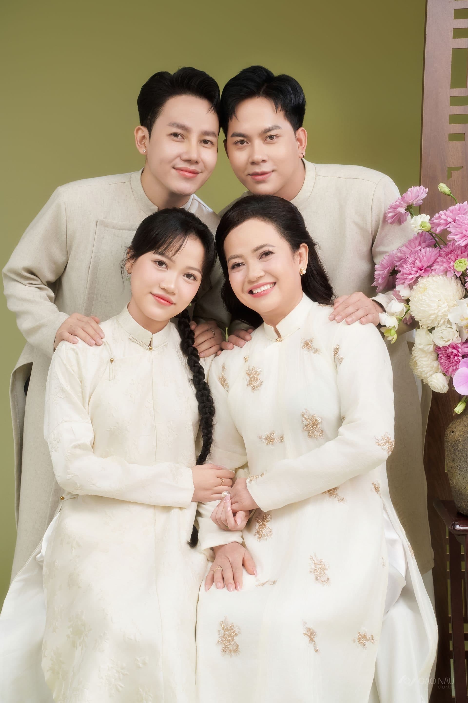 Bốn đứa đẹp quá