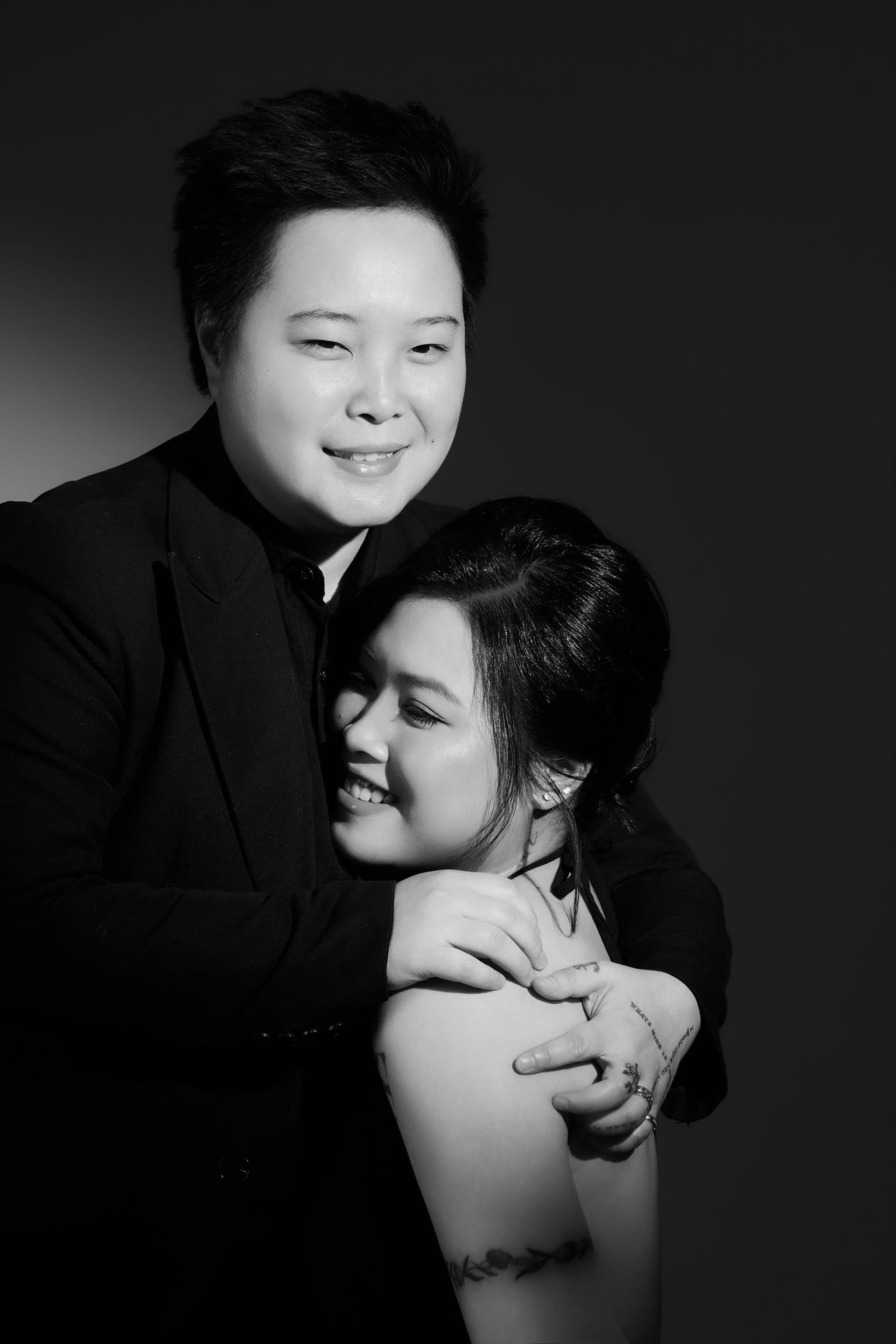 Bên kia tiếng Việt
