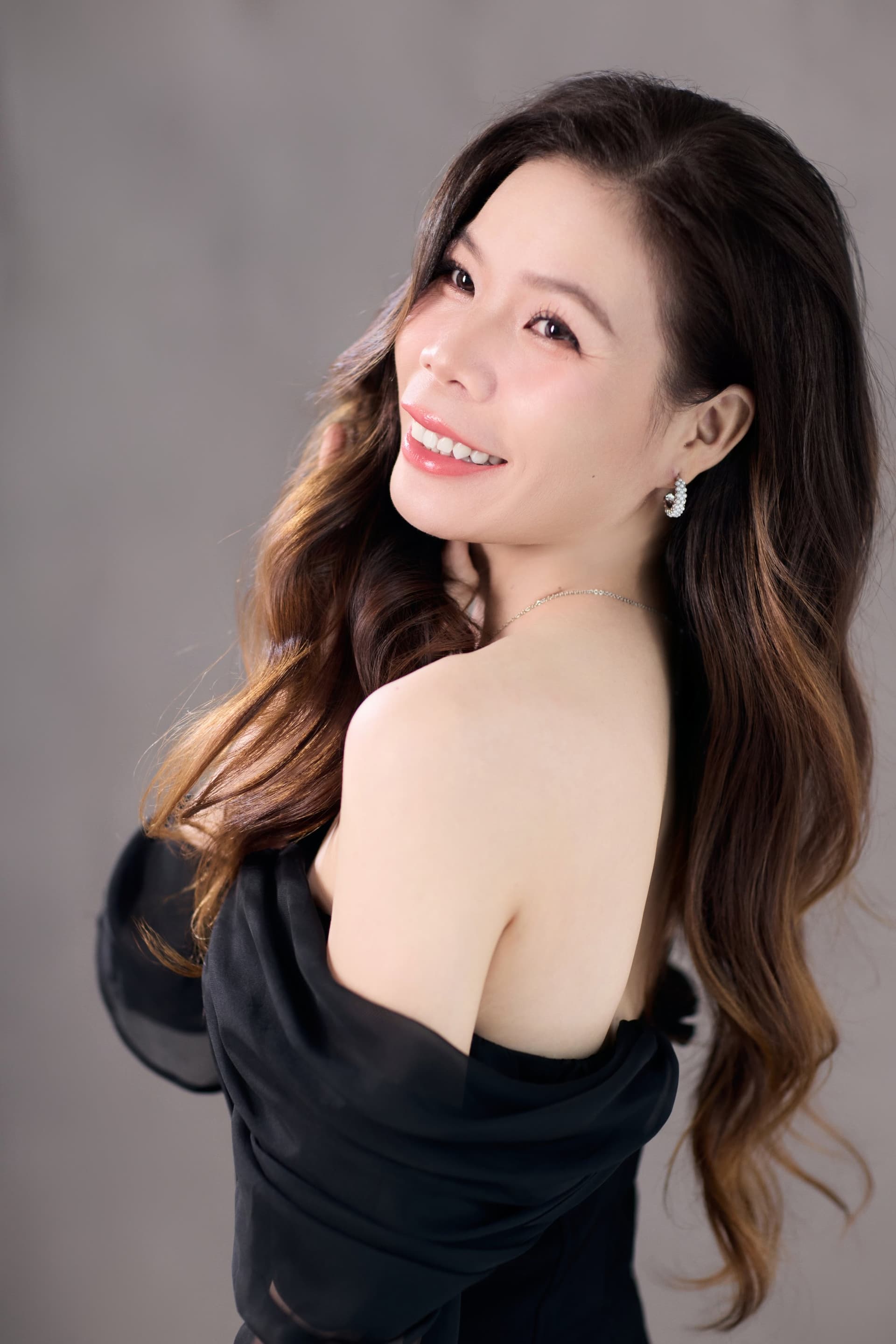 Chị Thủy — Khi da còn căng, tim còn muốn