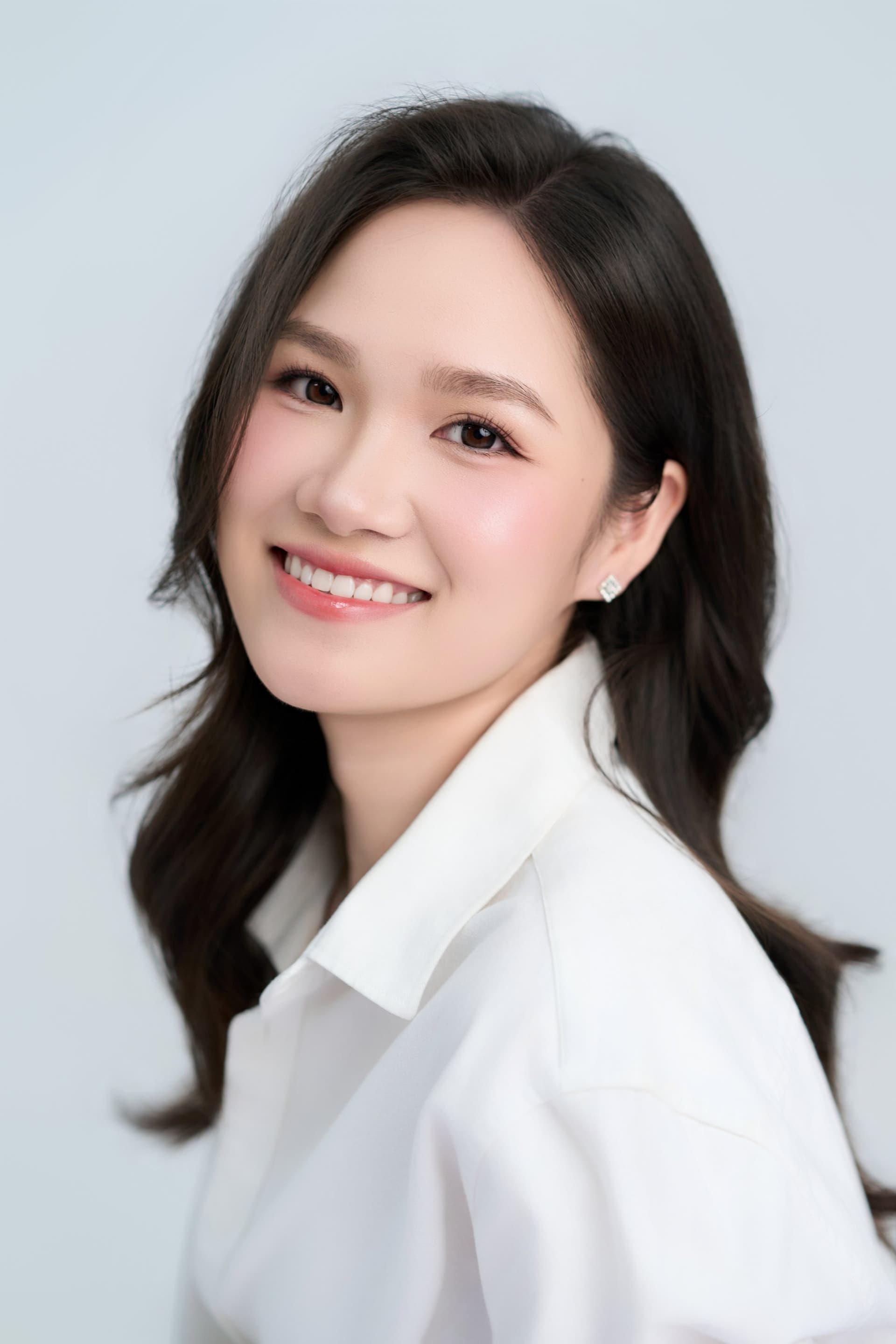 Một màu trắng cho tuổi đôi mươi