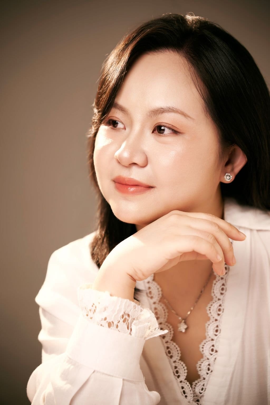 Sen Hồng, Mùa Mới — khung hình 2