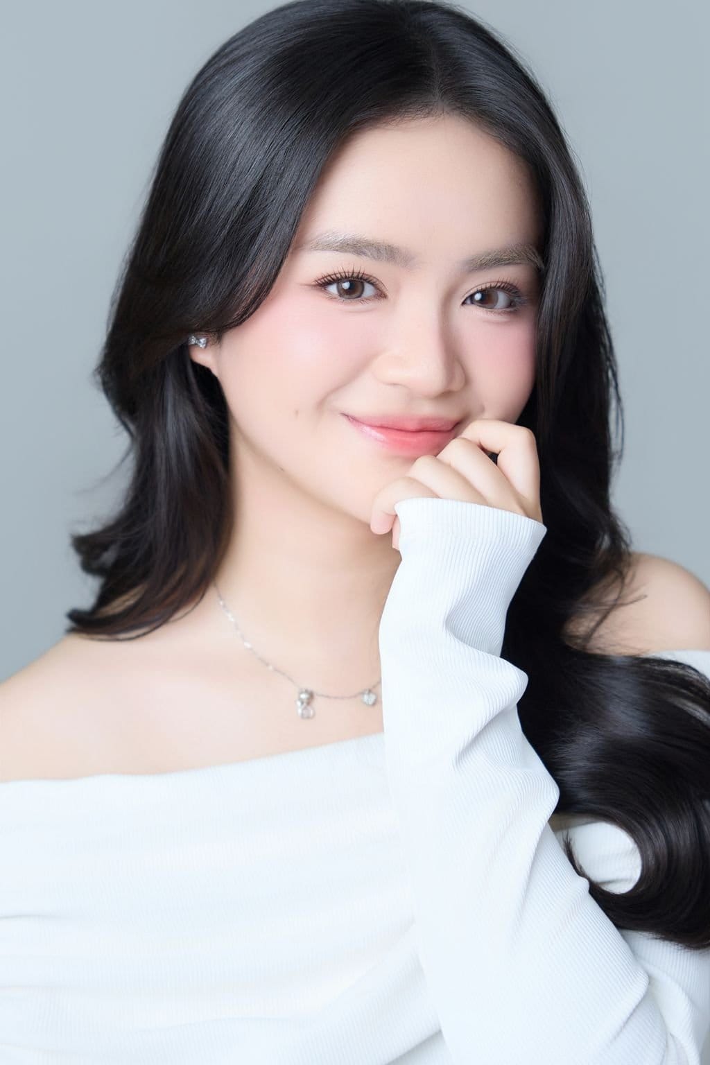 tờ lịch sang trang rất khẽ — khung hình 8