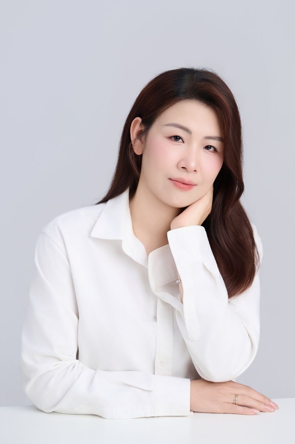 một góc nghiêng, một nụ cười — khung hình 2