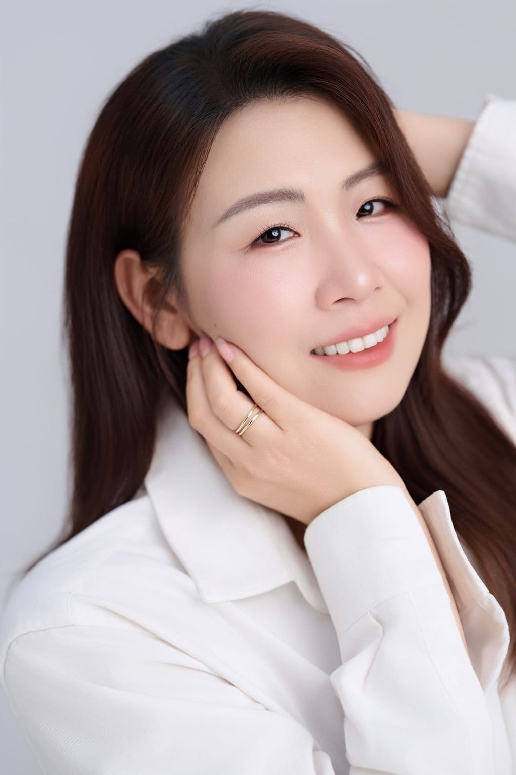 một góc nghiêng, một nụ cười — khung hình 3