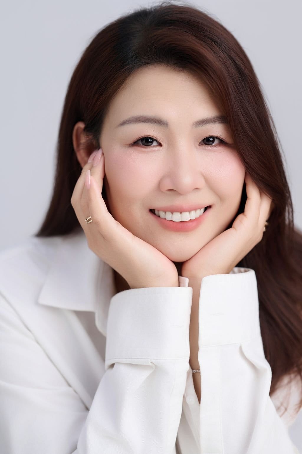 một góc nghiêng, một nụ cười — khung hình 4