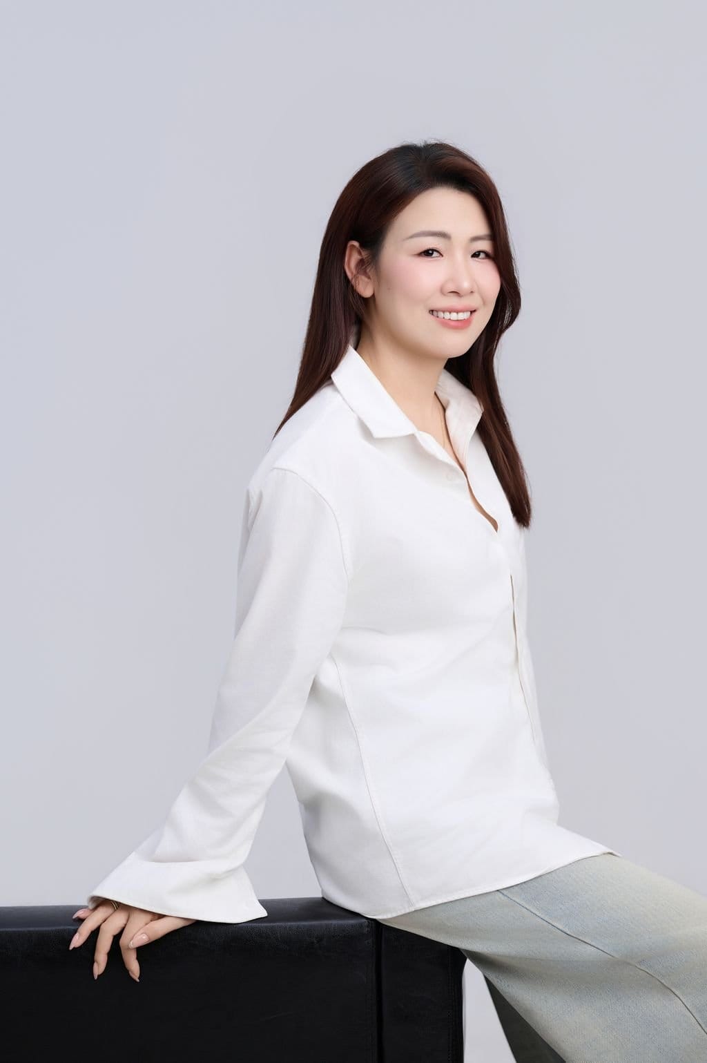 một góc nghiêng, một nụ cười — khung hình 8