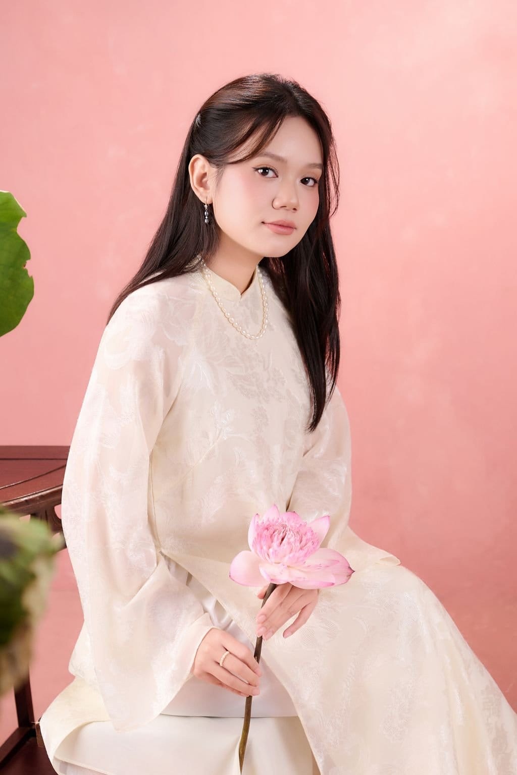 Sợi Ngọc Qua Nhiều Tuổi Đời — khung hình 3