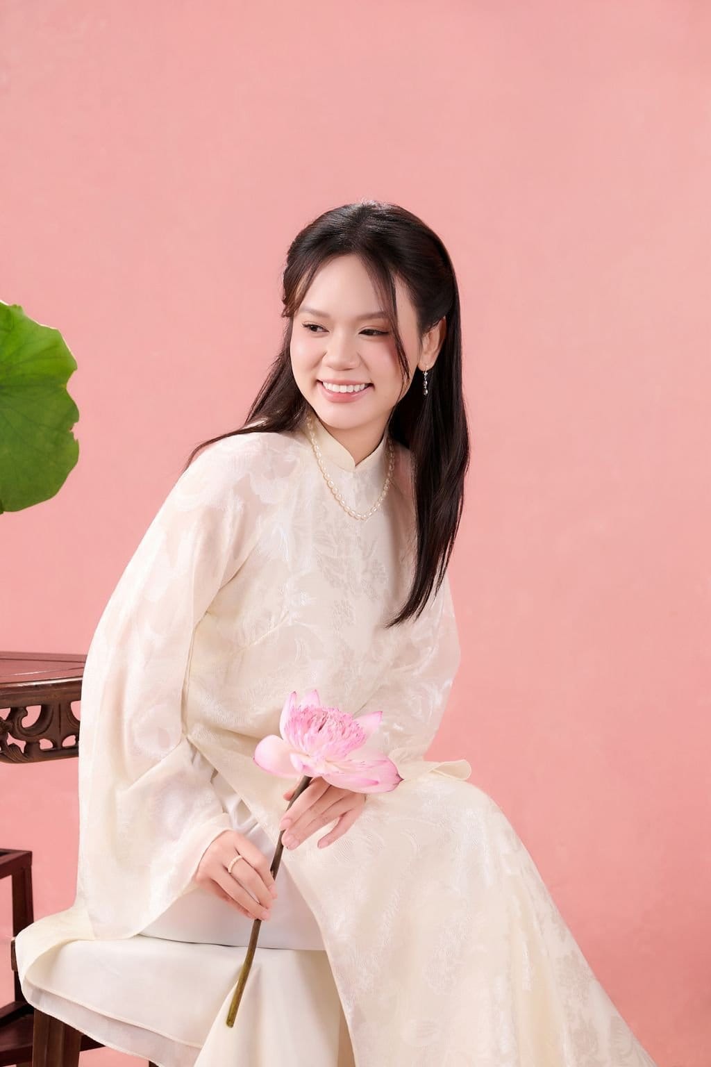 Sợi Ngọc Qua Nhiều Tuổi Đời — khung hình 4