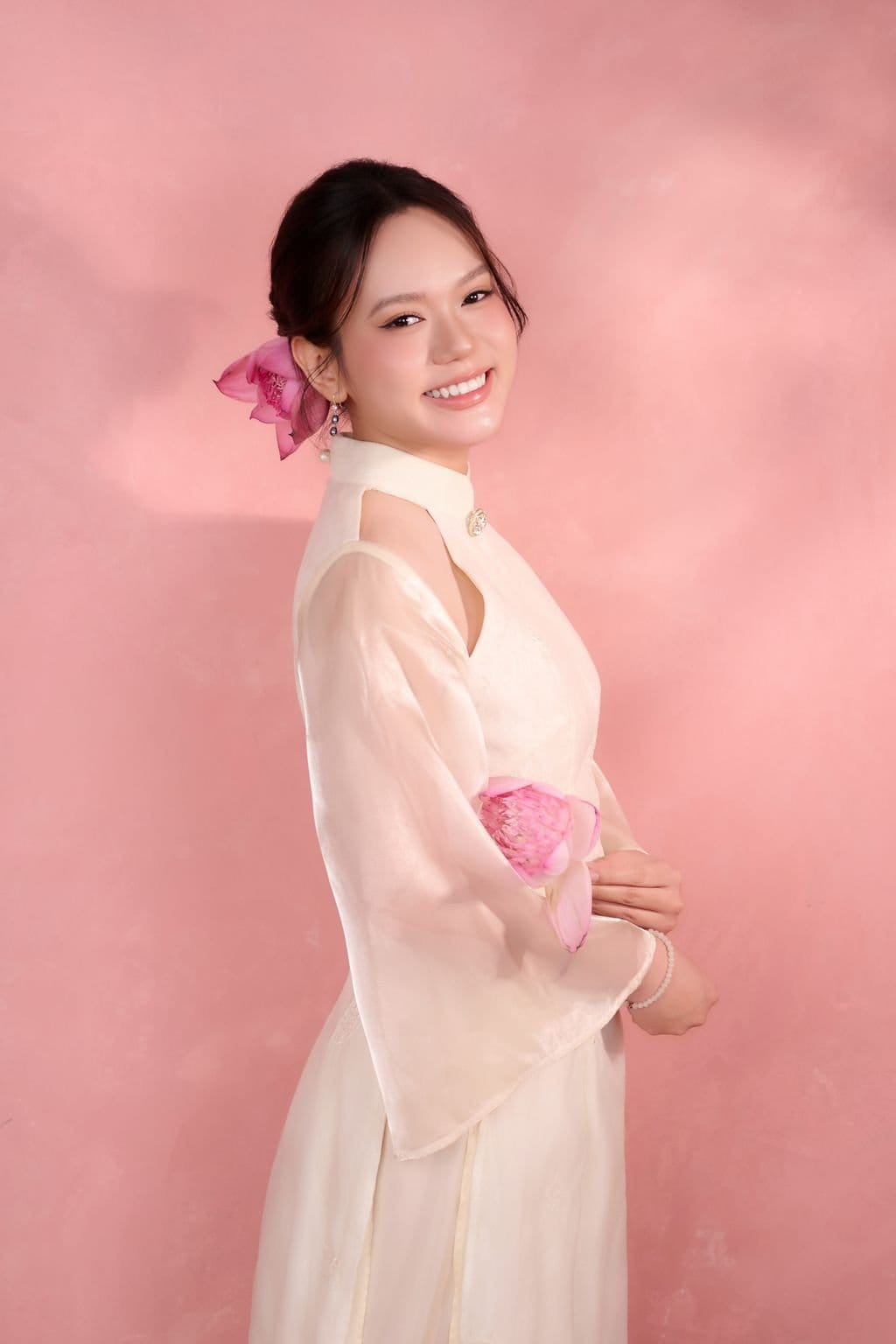 Sợi Ngọc Qua Nhiều Tuổi Đời — khung hình 6