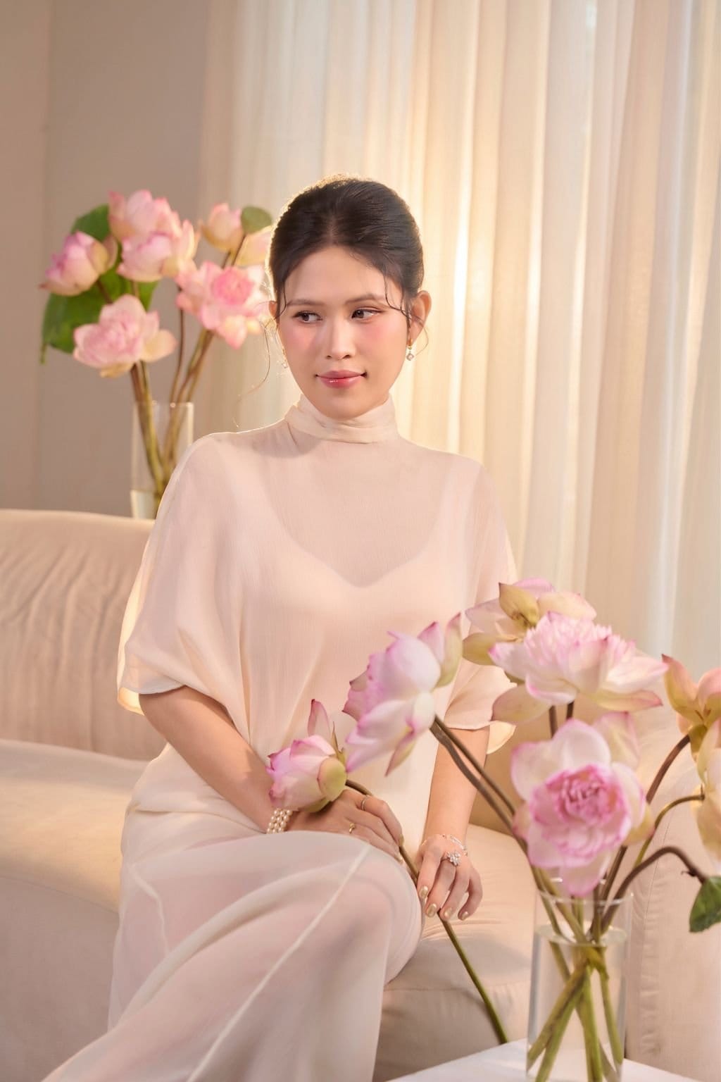 Tháng Bảy, Sen Vừa Nở — khung hình 3