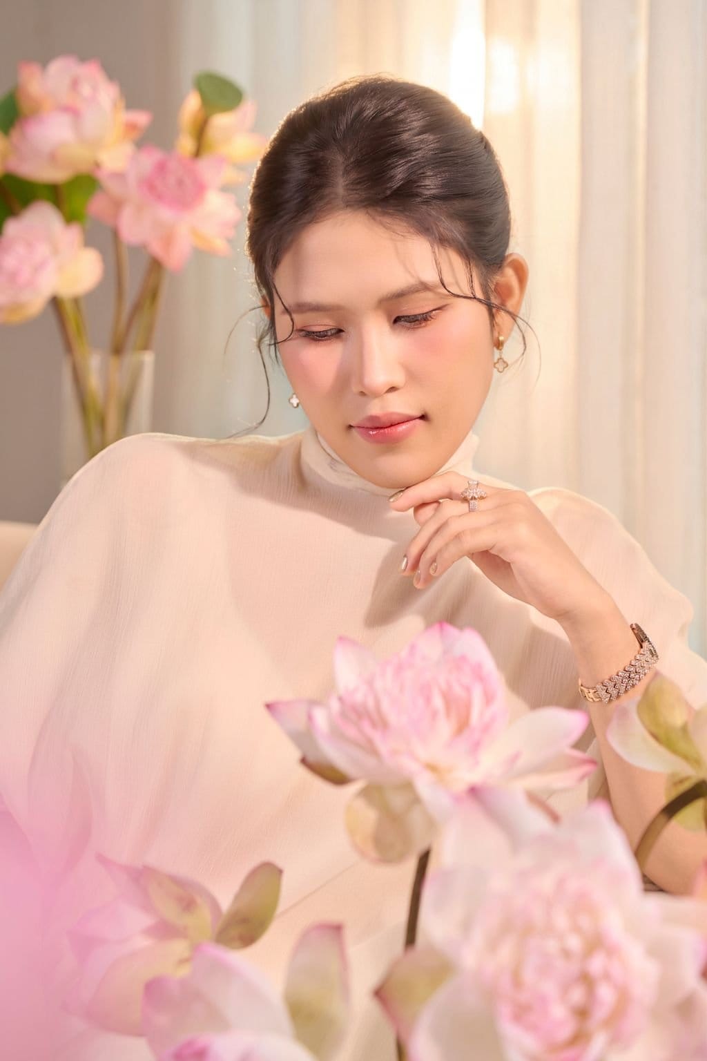 Tháng Bảy, Sen Vừa Nở — khung hình 4