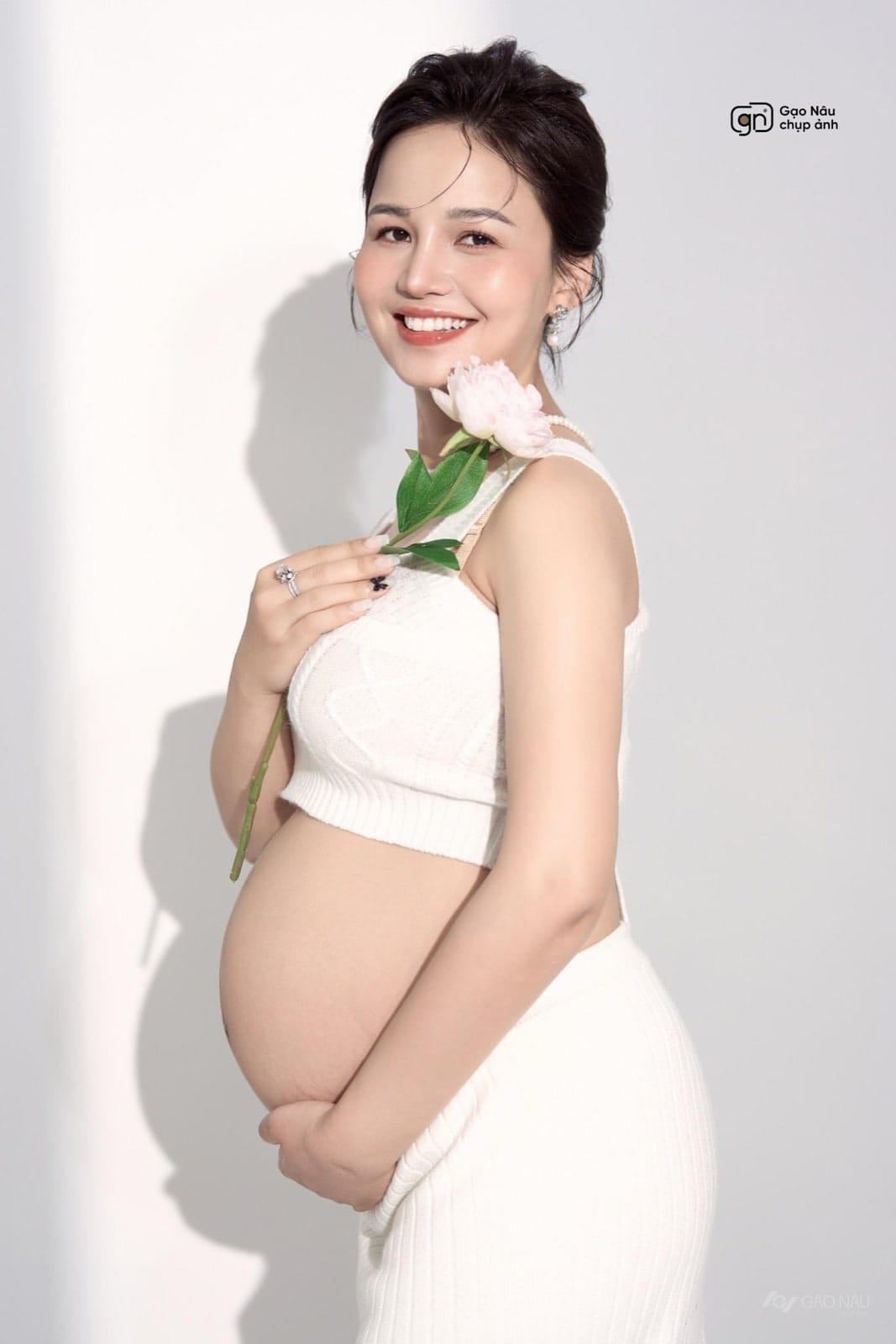 BẦU TRẮNG-AP18 — Mẹ và con