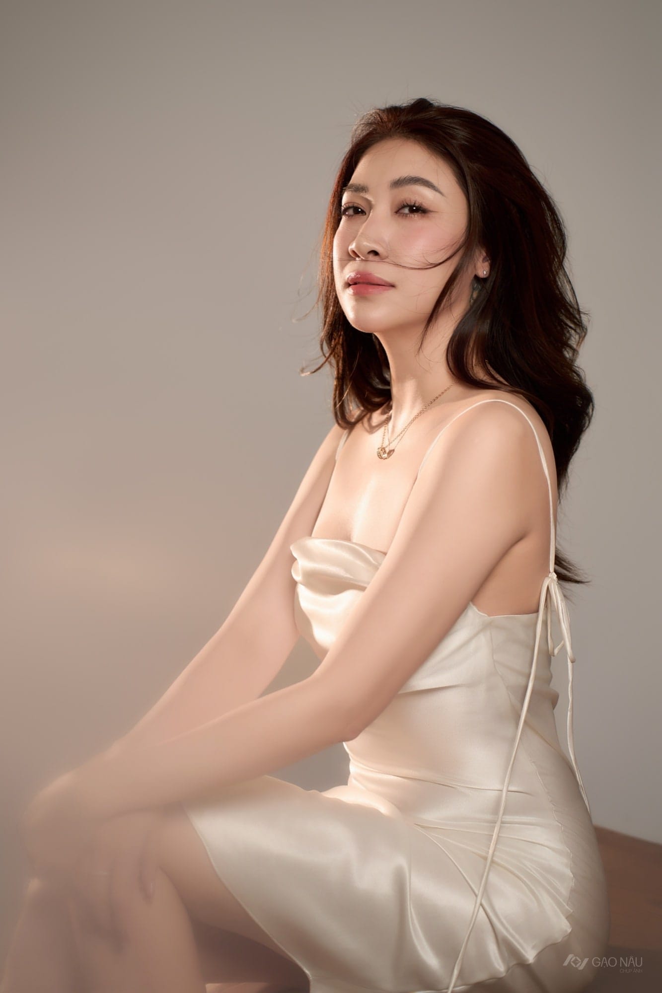 Mười năm mặc rực rỡ. Hôm ấy mặc bóng tối, lần đầu thấy vừa. — khung hình 4