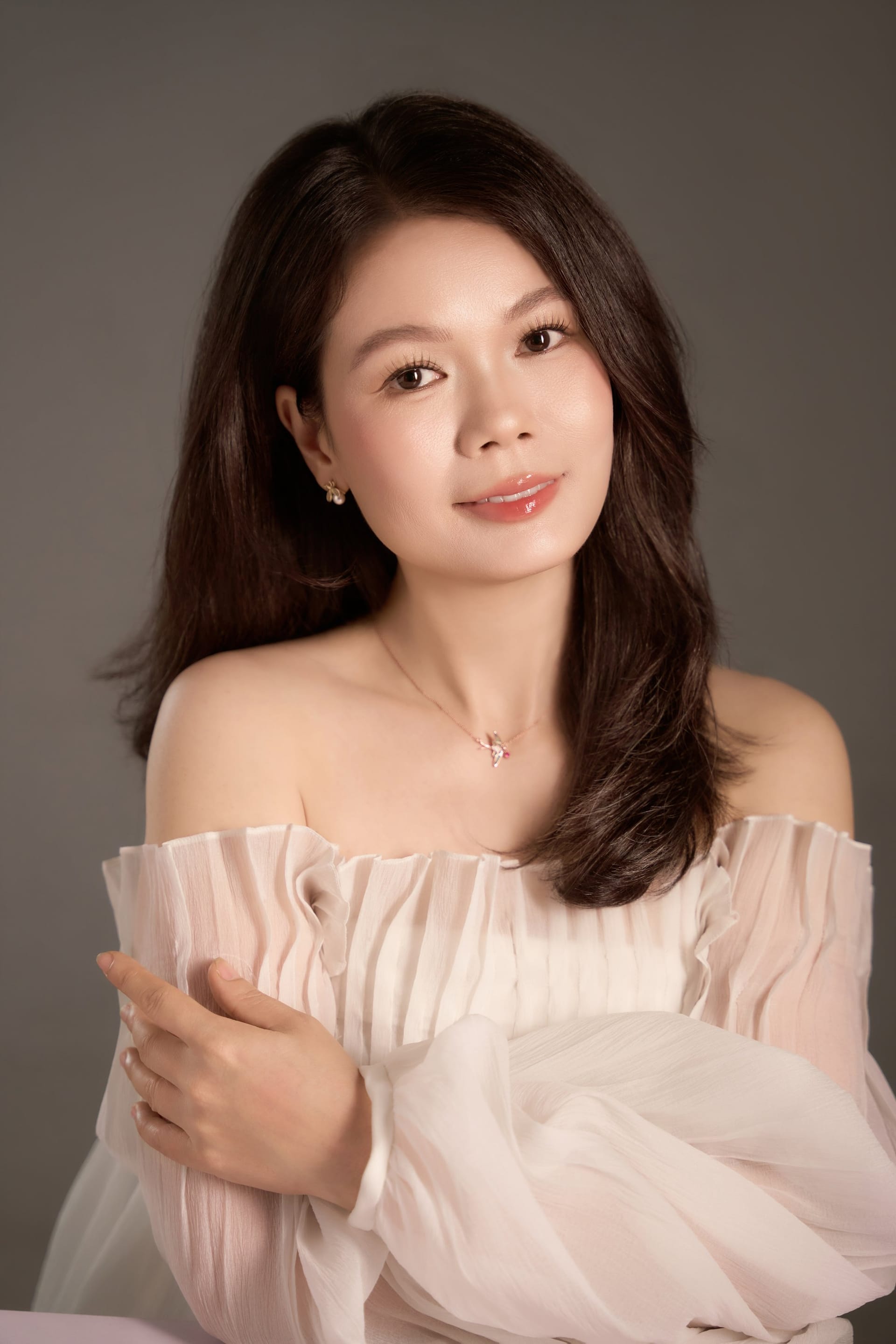 Một cột mốc dịu dàng — khung hình 1