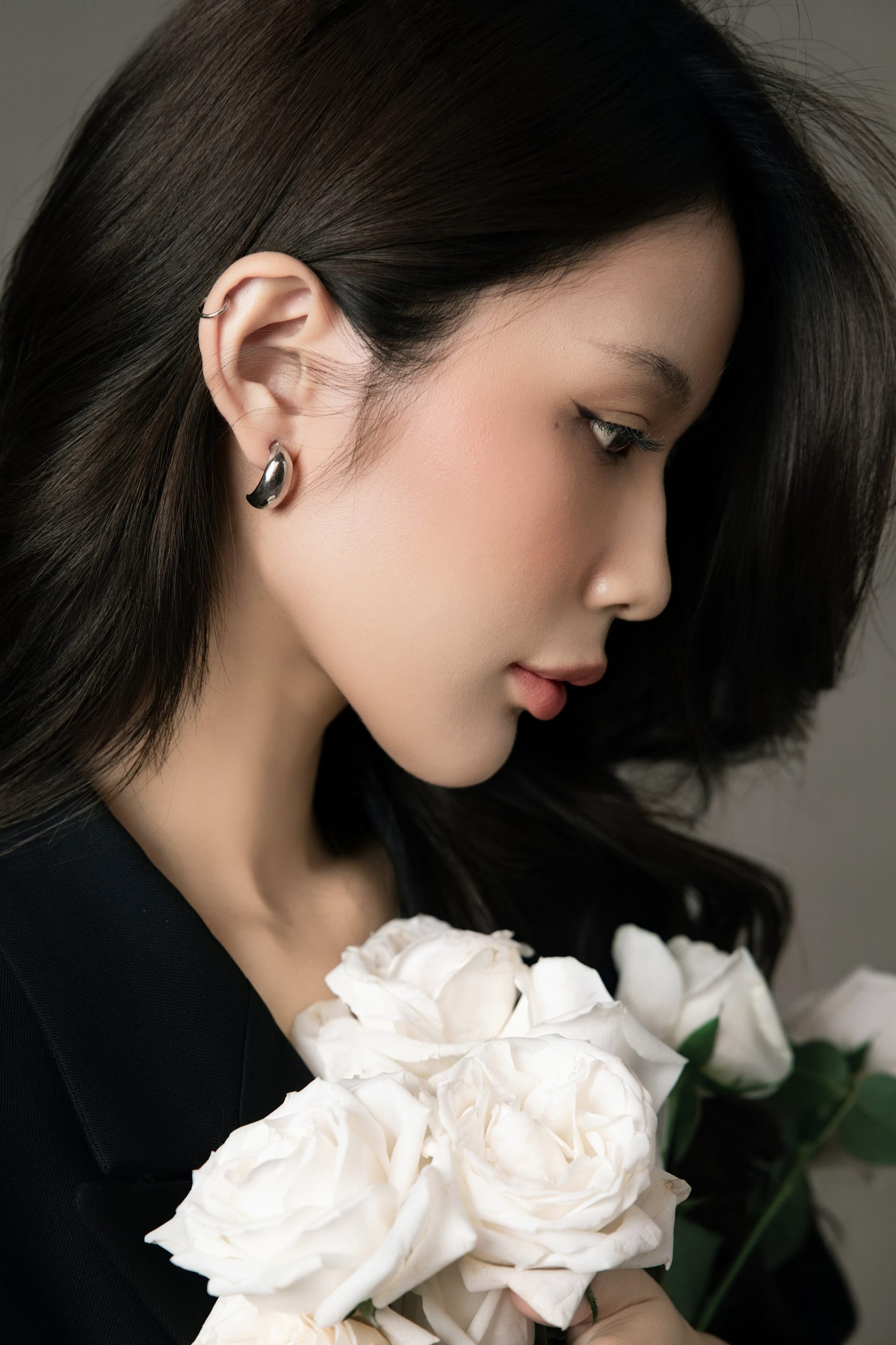 Bó hoa hồng trắng cho riêng mình — khung hình 5