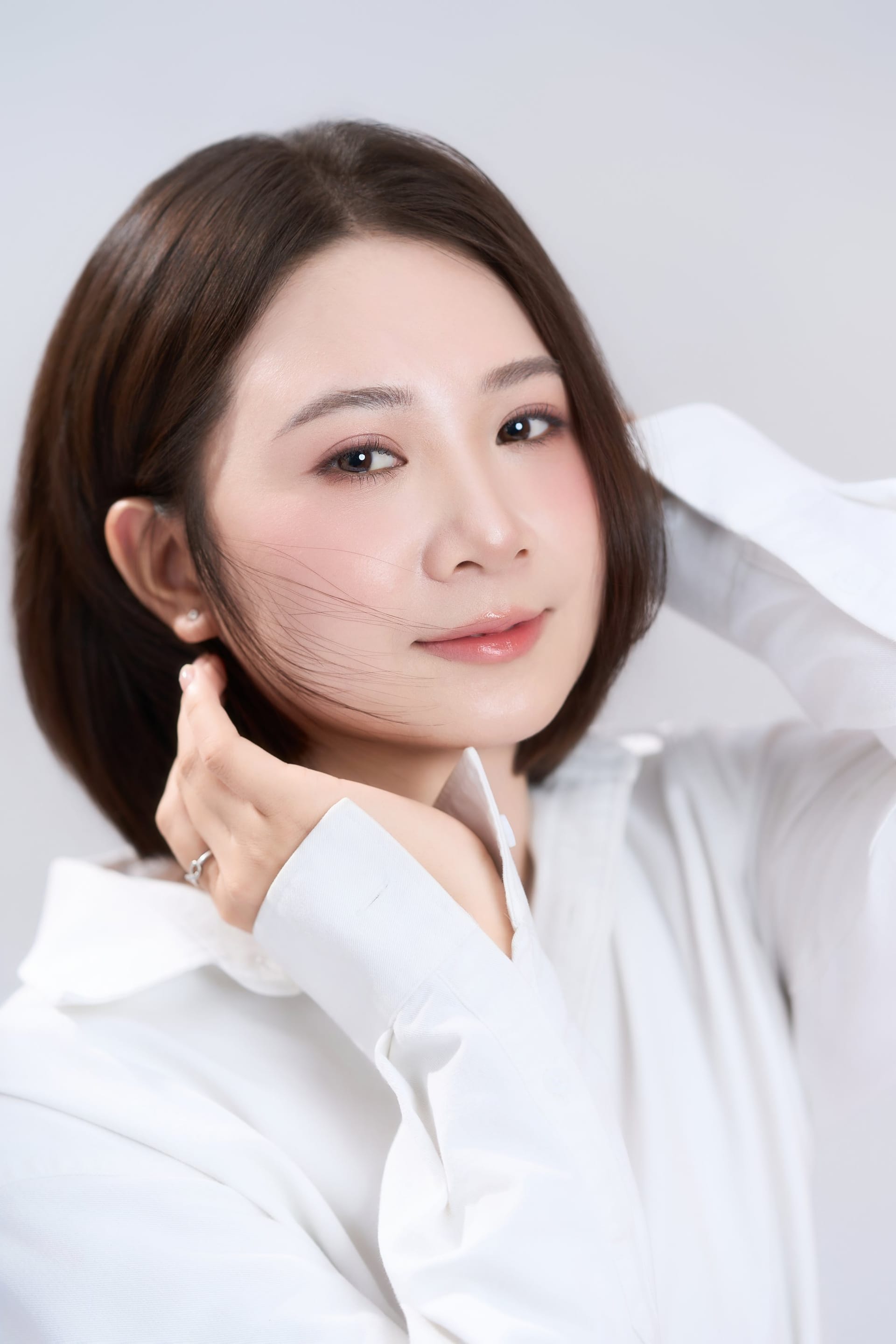 Bông hoa trắng ở một ngưỡng đời — khung hình 7