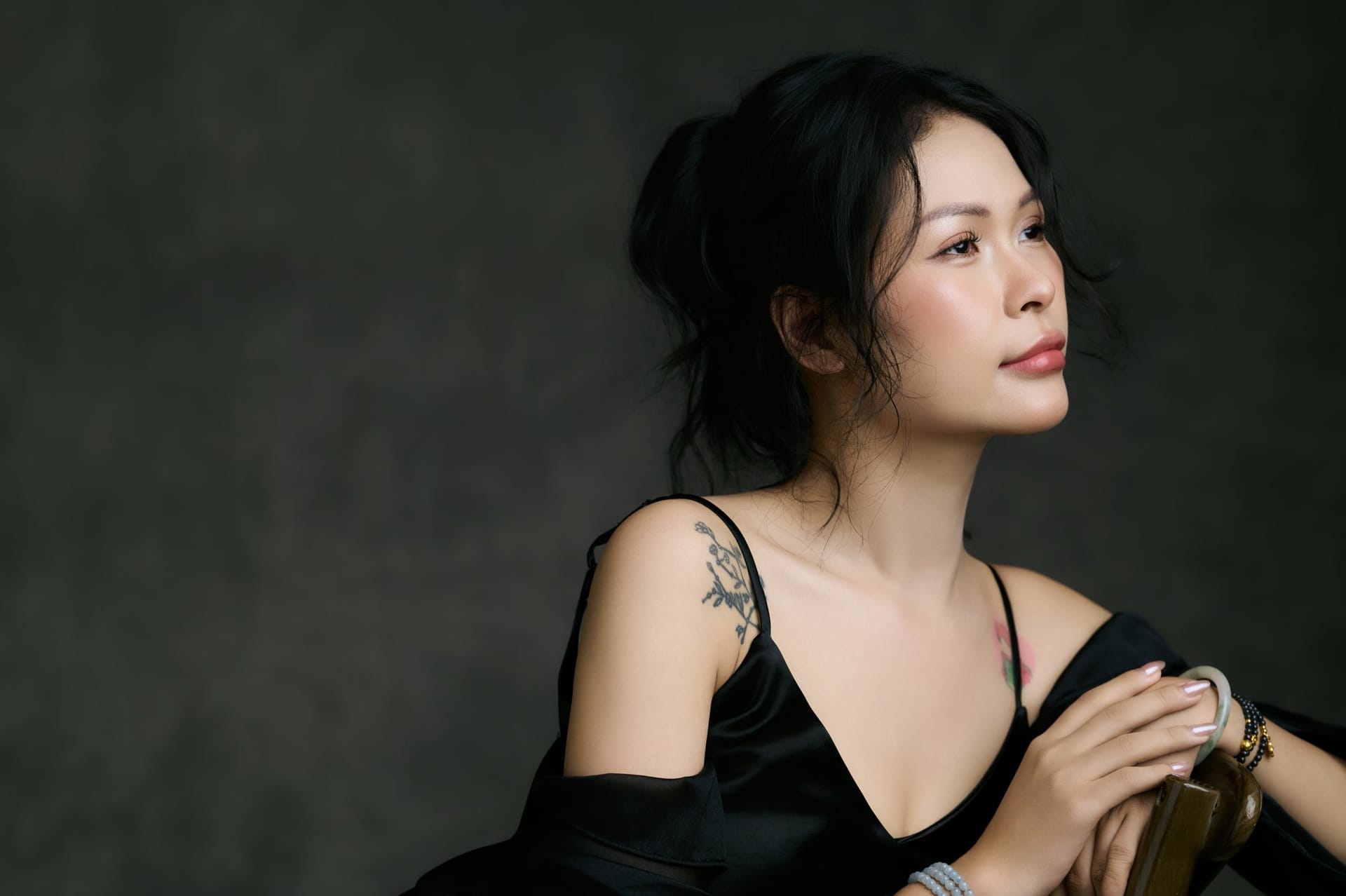 Chiếc ghế nhỏ trong lòng mình — khung hình 1
