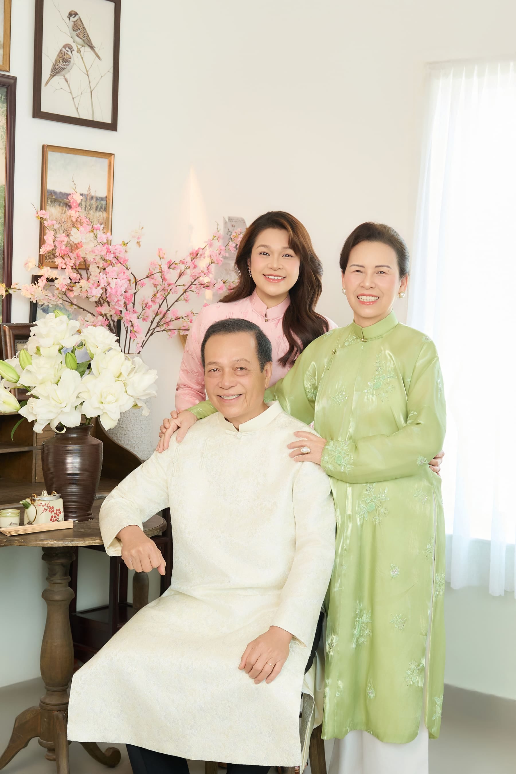 Con về, nhà lại đầy — khung hình 1