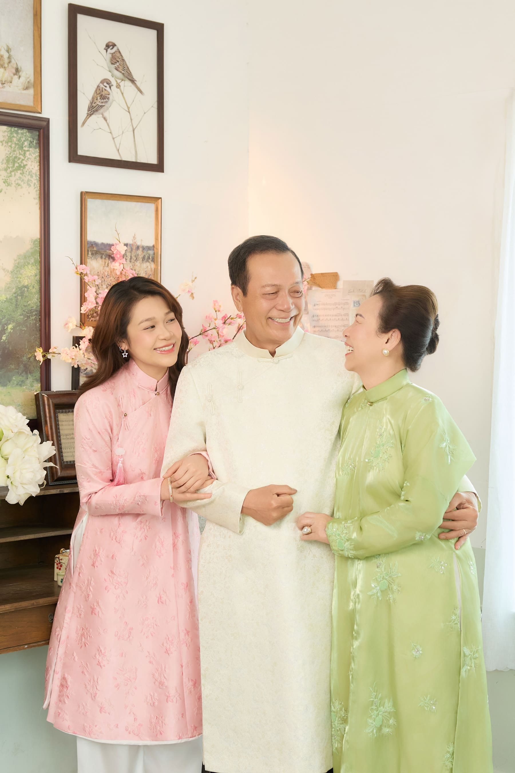 Con về, nhà lại đầy — khung hình 3