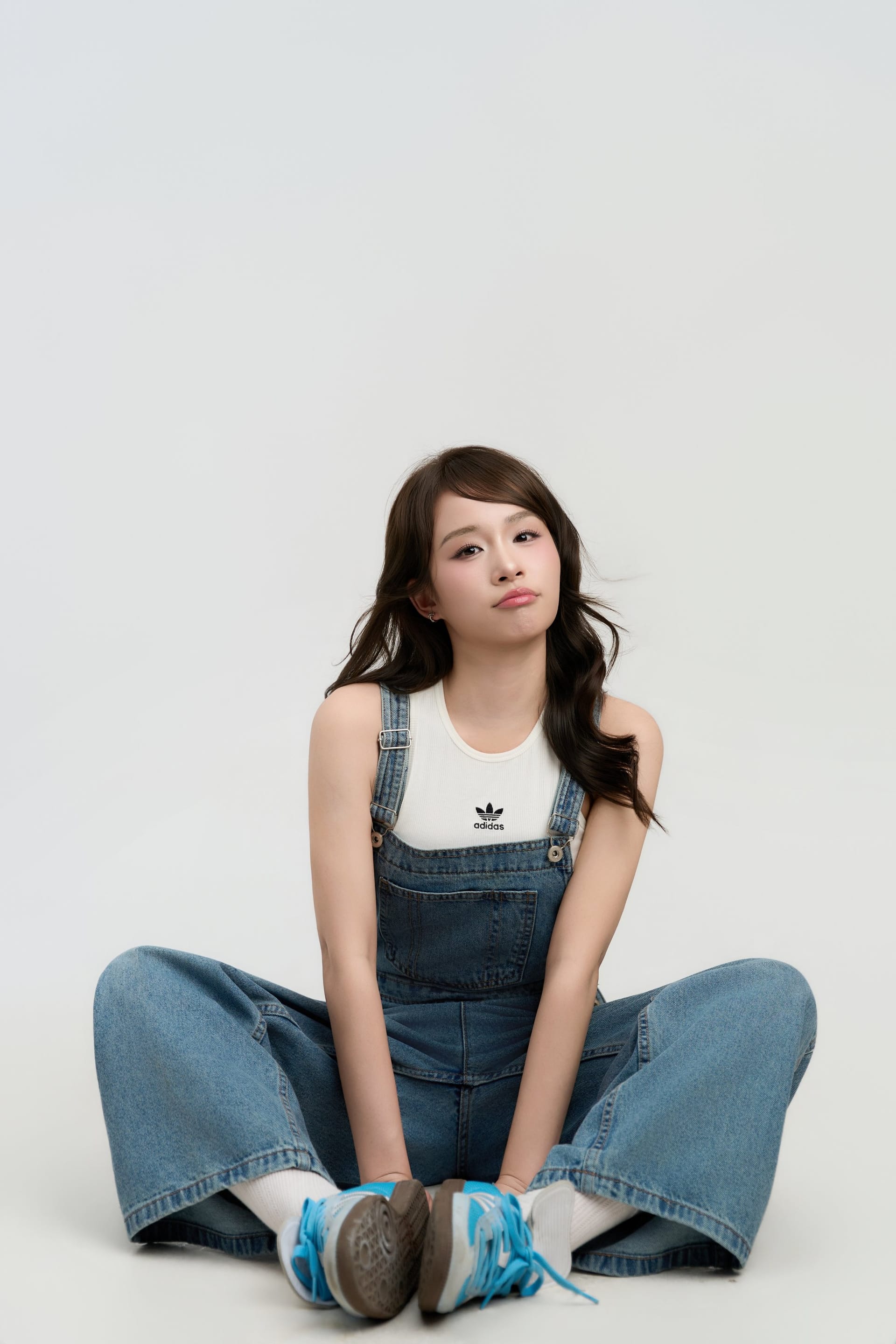 Hai màu xanh và một câu nói nhỏ — khung hình 2