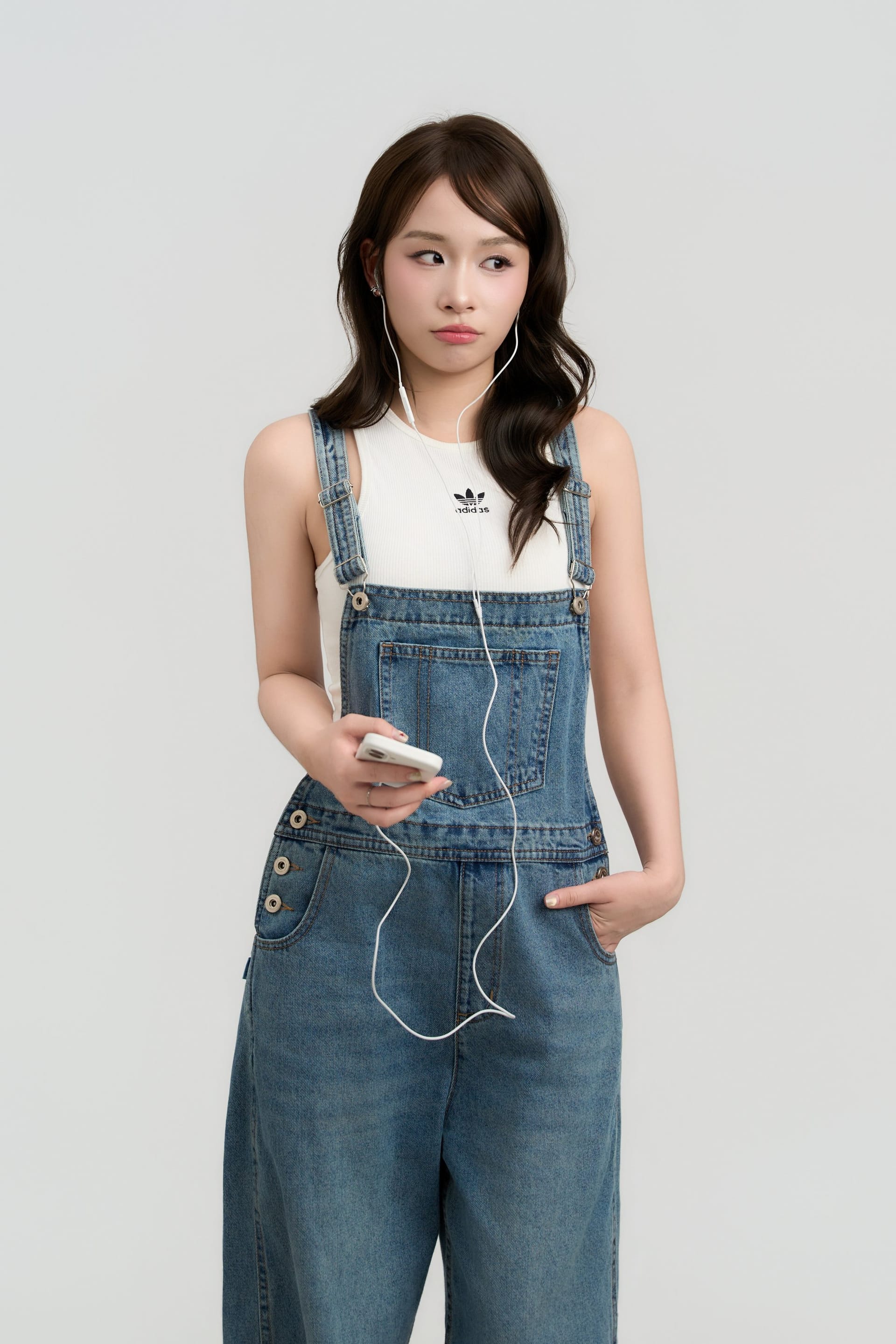 Hai màu xanh và một câu nói nhỏ — khung hình 5