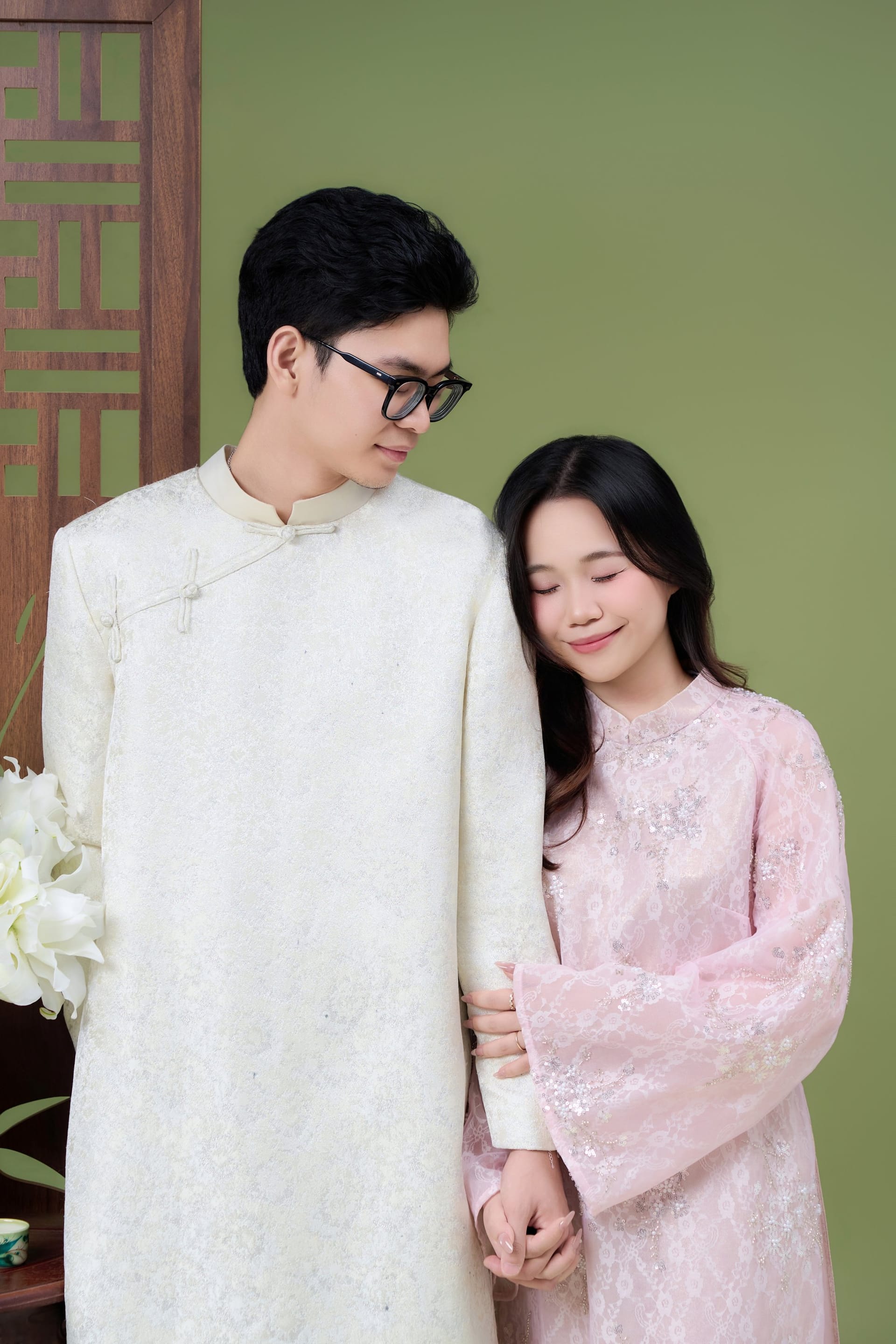 Hai người, một khoảng nhỏ — khung hình 2