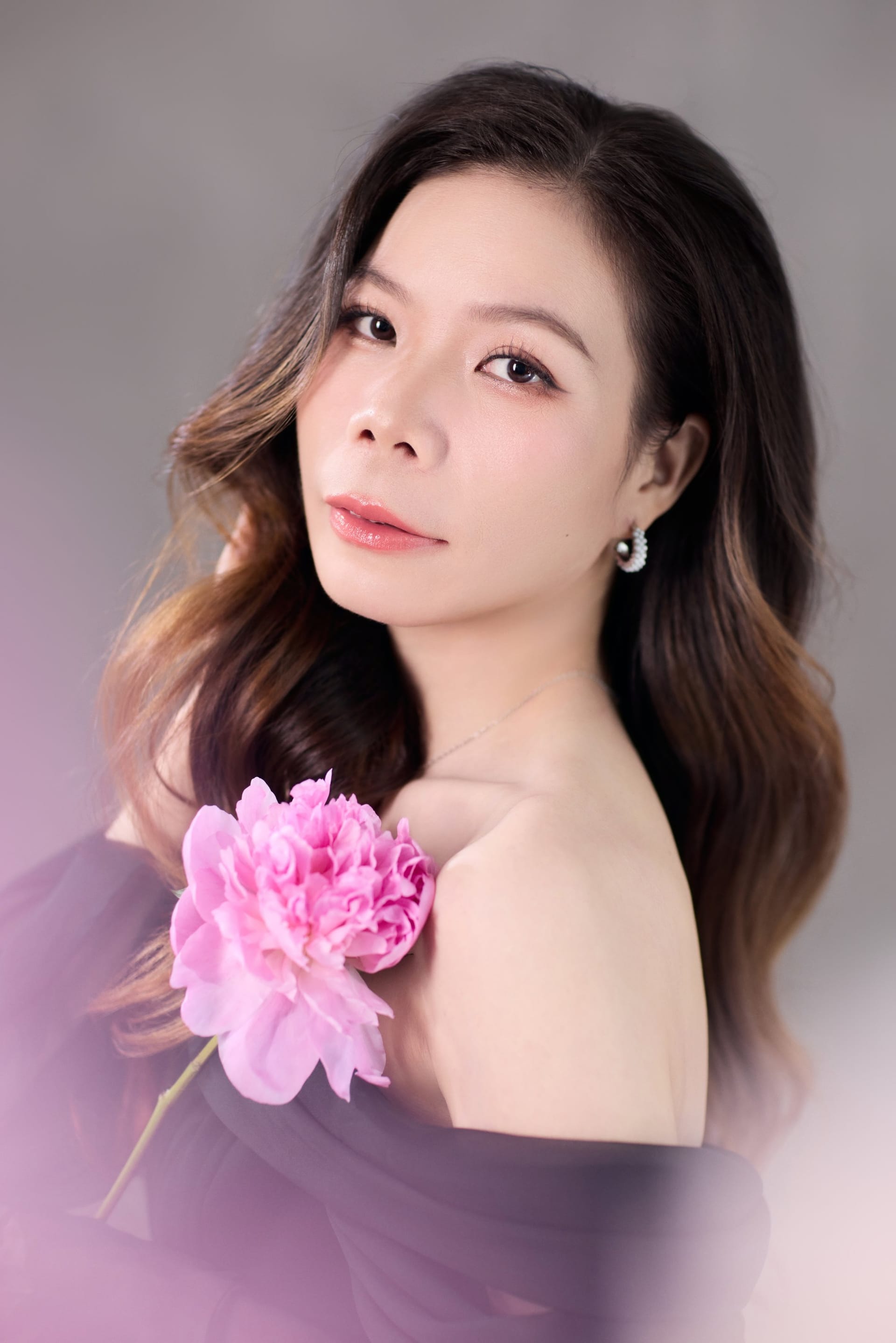 Chị Thủy — Khi da còn căng, tim còn muốn — khung hình 1