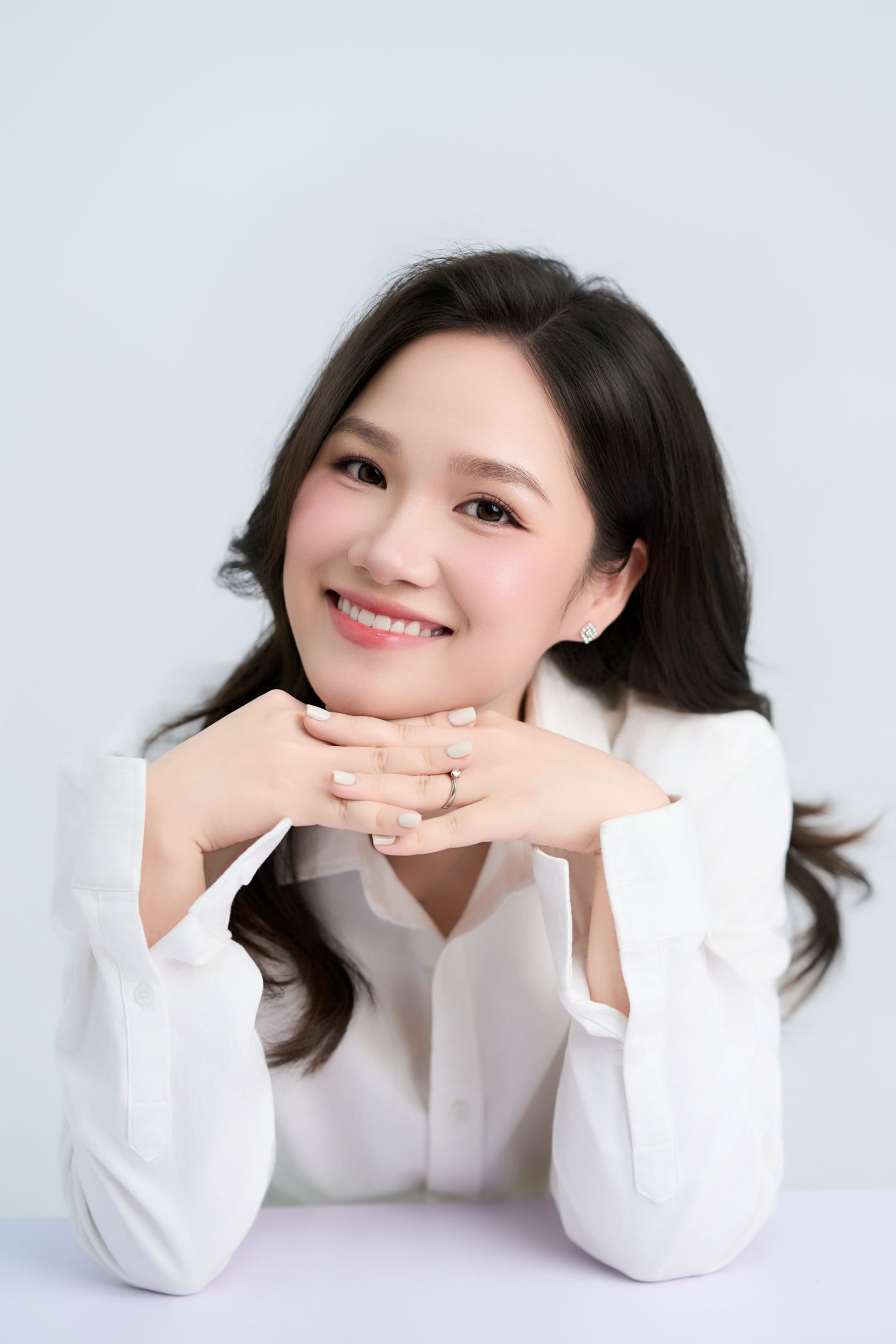 Một màu trắng cho tuổi đôi mươi — khung hình 1