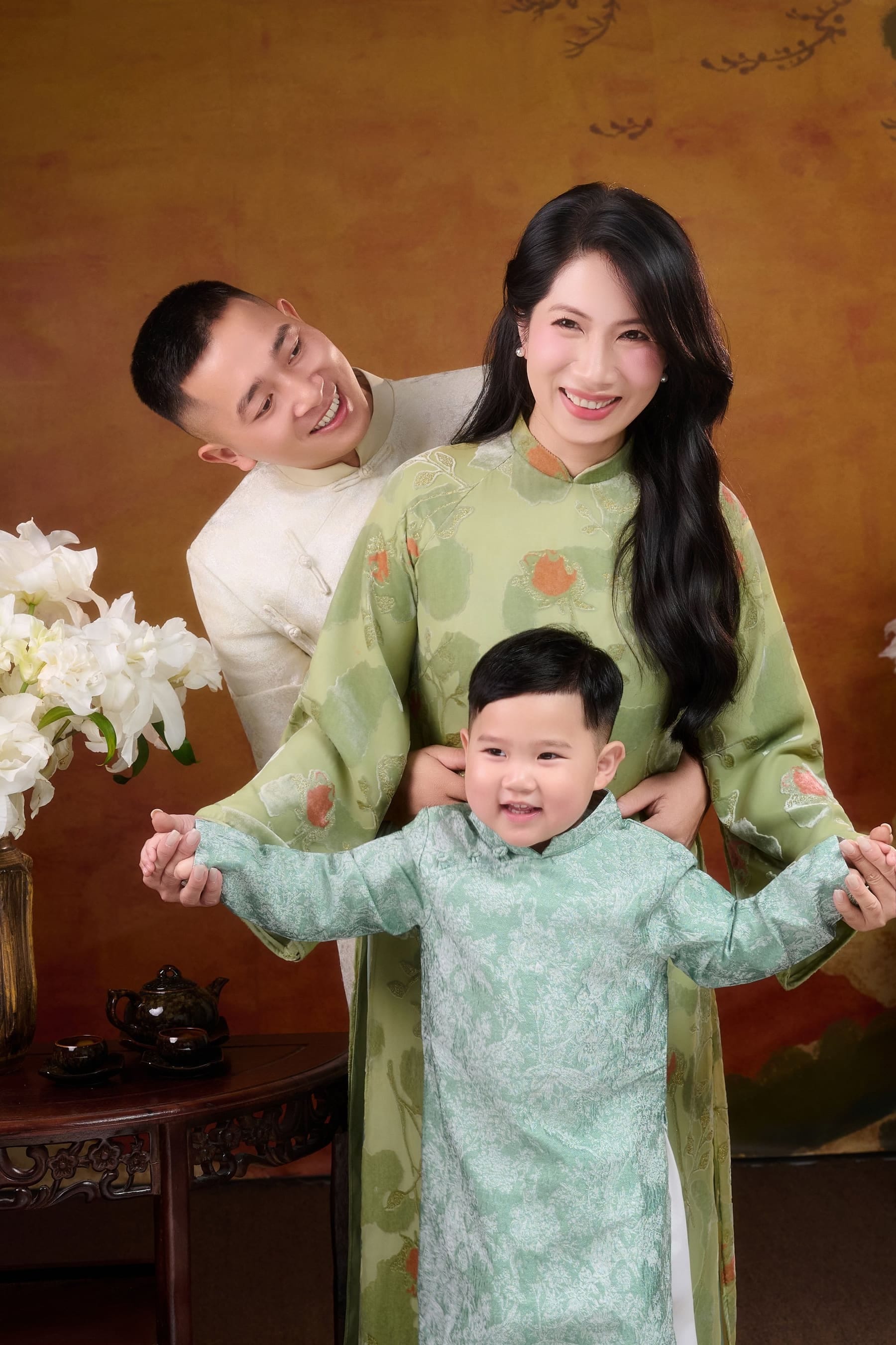 Một ngày cả nhà ở cạnh nhau — khung hình 1