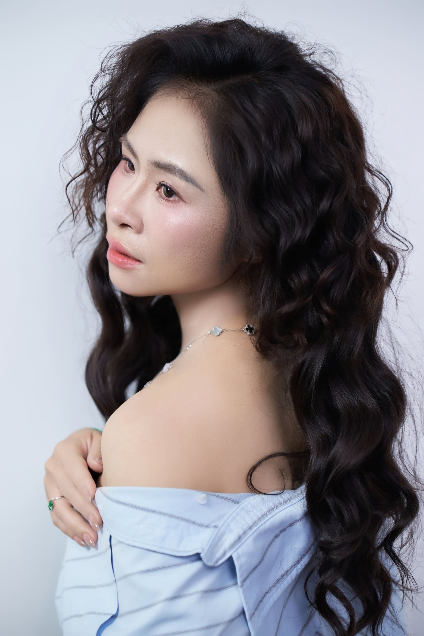 Có những người đàn bà đi qua nhiều mùa mới hiểu — khung hình 5