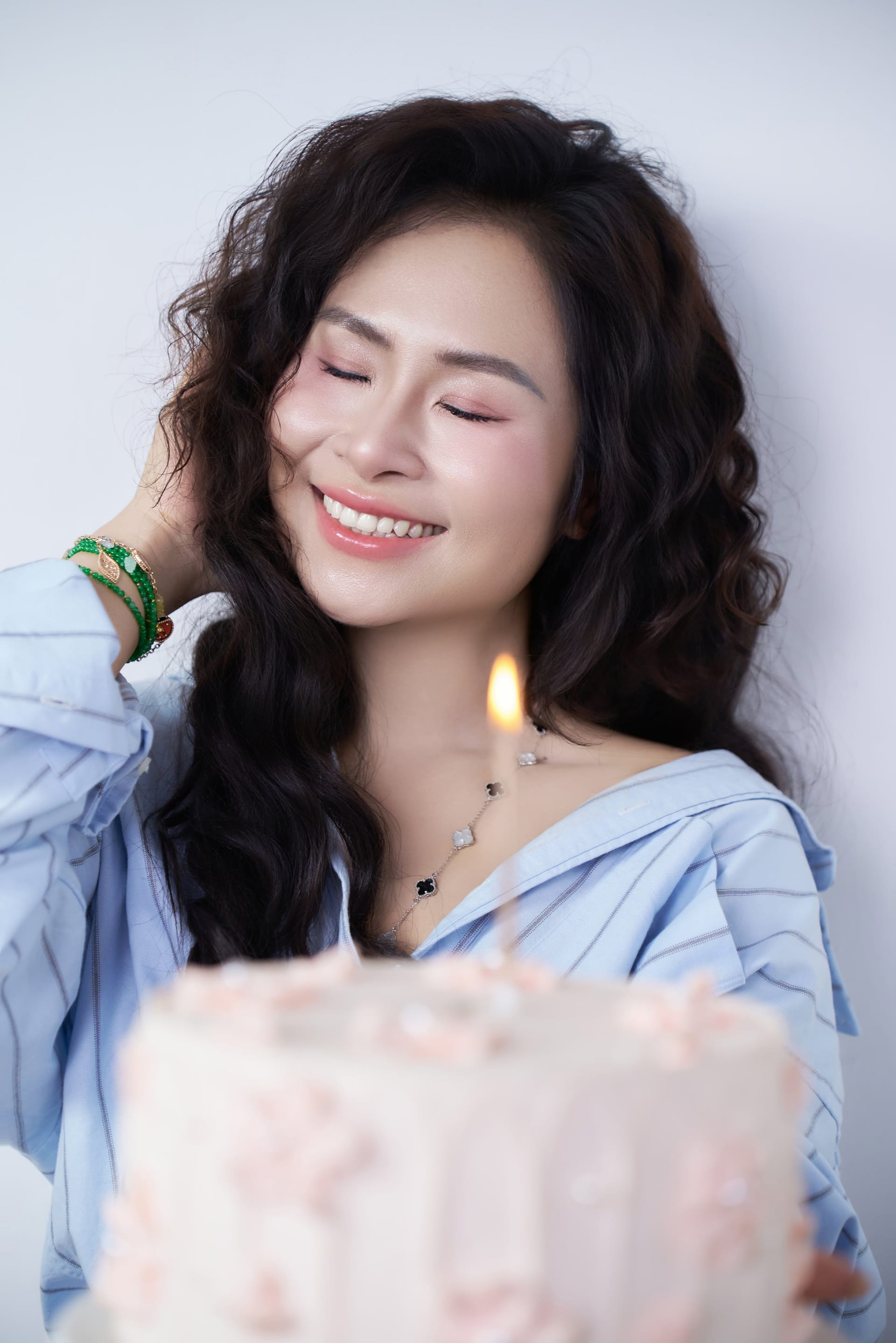 Có những người đàn bà đi qua nhiều mùa mới hiểu — khung hình 6