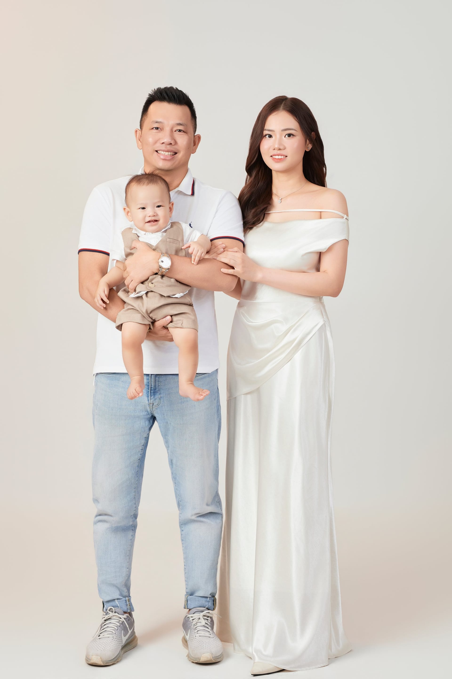Mùi sữa trên vai áo — khung hình 3