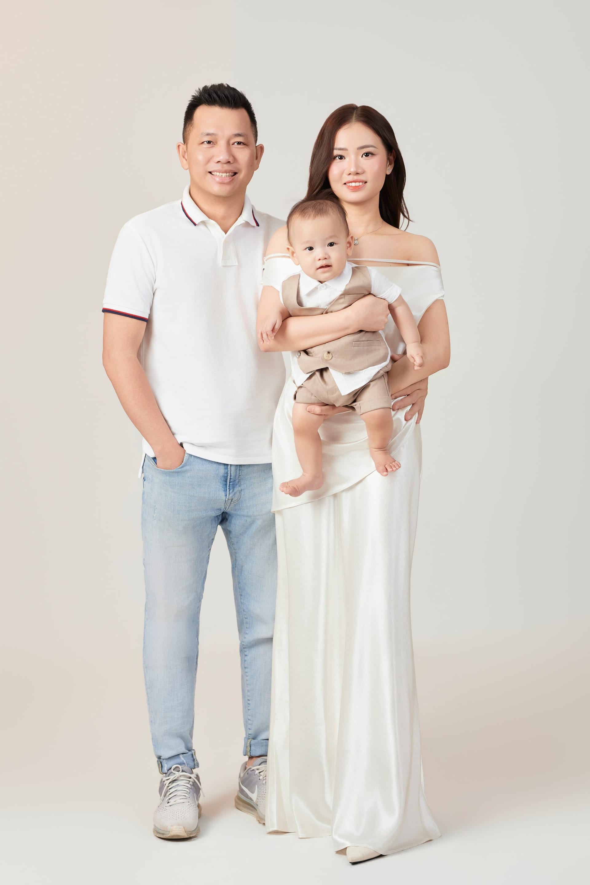 Mùi sữa trên vai áo — khung hình 4