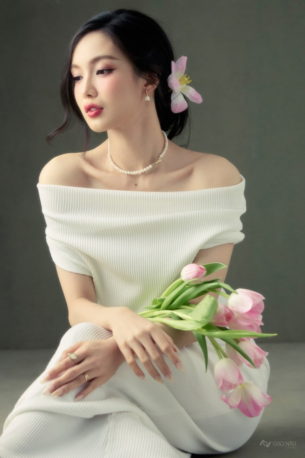 Cá nhân Tulip Rose — 포트레이트 (góc 6)